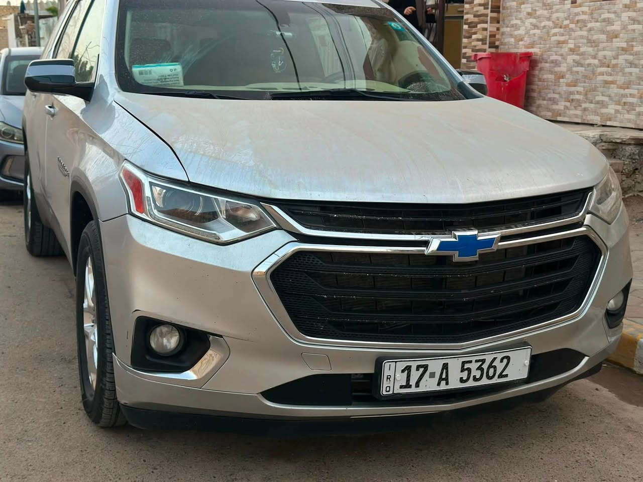 السلام عليكم 
شوفرليت ترافرس 20 بااسمي 
ماشيه 112 ألف كيلو متر 
سيارة بيها 5 قطع حادث امريكا وحاليا جاردات 
جاهزة من تبريد ثلج وحداديه وكير ومكينه 
السعر 165 وبي مجال للشراي
مكاني ديوانيه ورقمي بي وتساب 
***********
عندك مراوس بااحدث وانطيك فرق والباقي إقصاد
