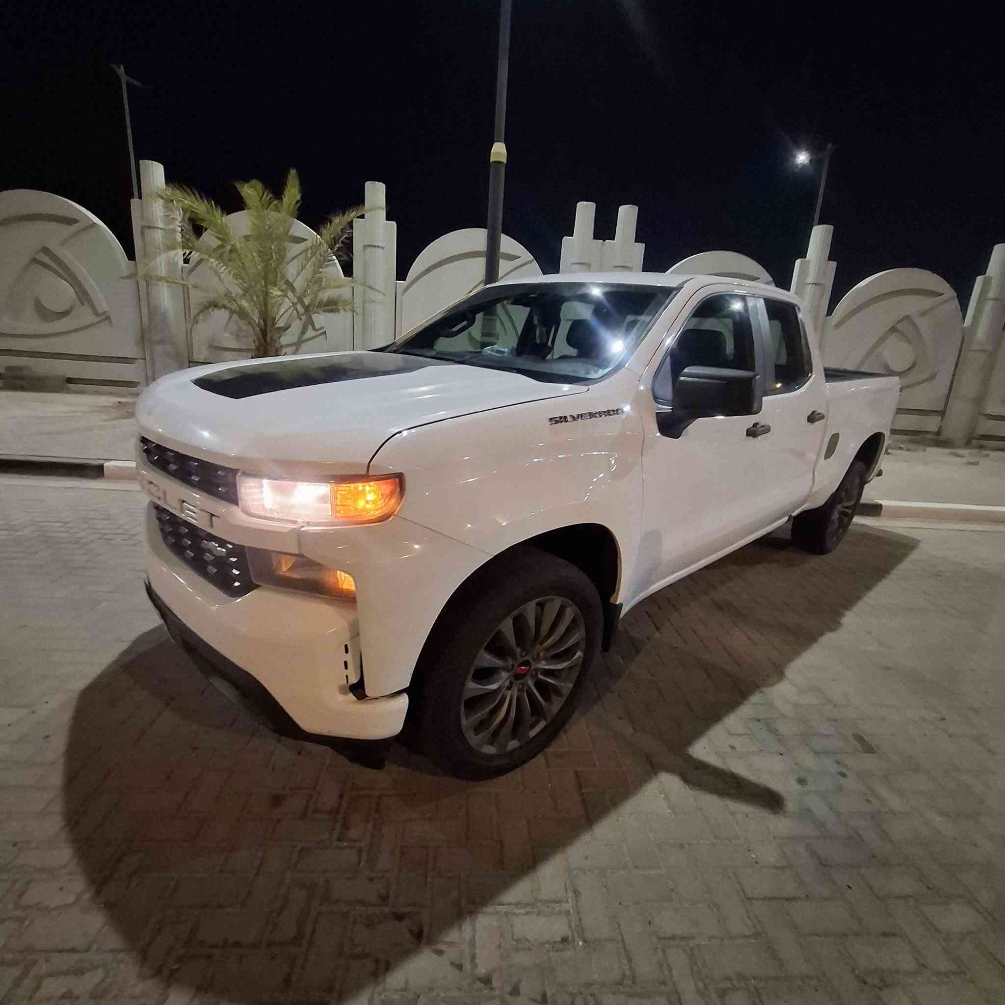 السلام عليكم سياره للبيع سلفادور موديل 19 السياره وارد امريكي ضربتها متكر وبنيد والباقي كفاله سعر 180 بها مجال رقم الهات***********

