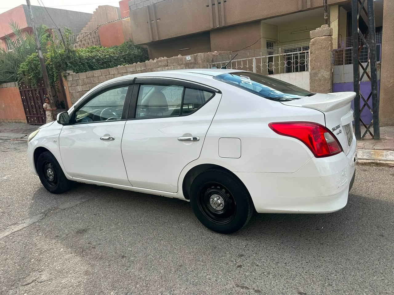 نيسان صني  هندية (بليتة زركة )

موديل 2020
سياره كلين بدون حادث 

كير محرك صدر تبريد مكفول كامل 

سياره مناقصها اي شي من كلشي كامله 
سيارة بيت 
 
105 وبيها مجال 

استفسار اكثر 

***********
