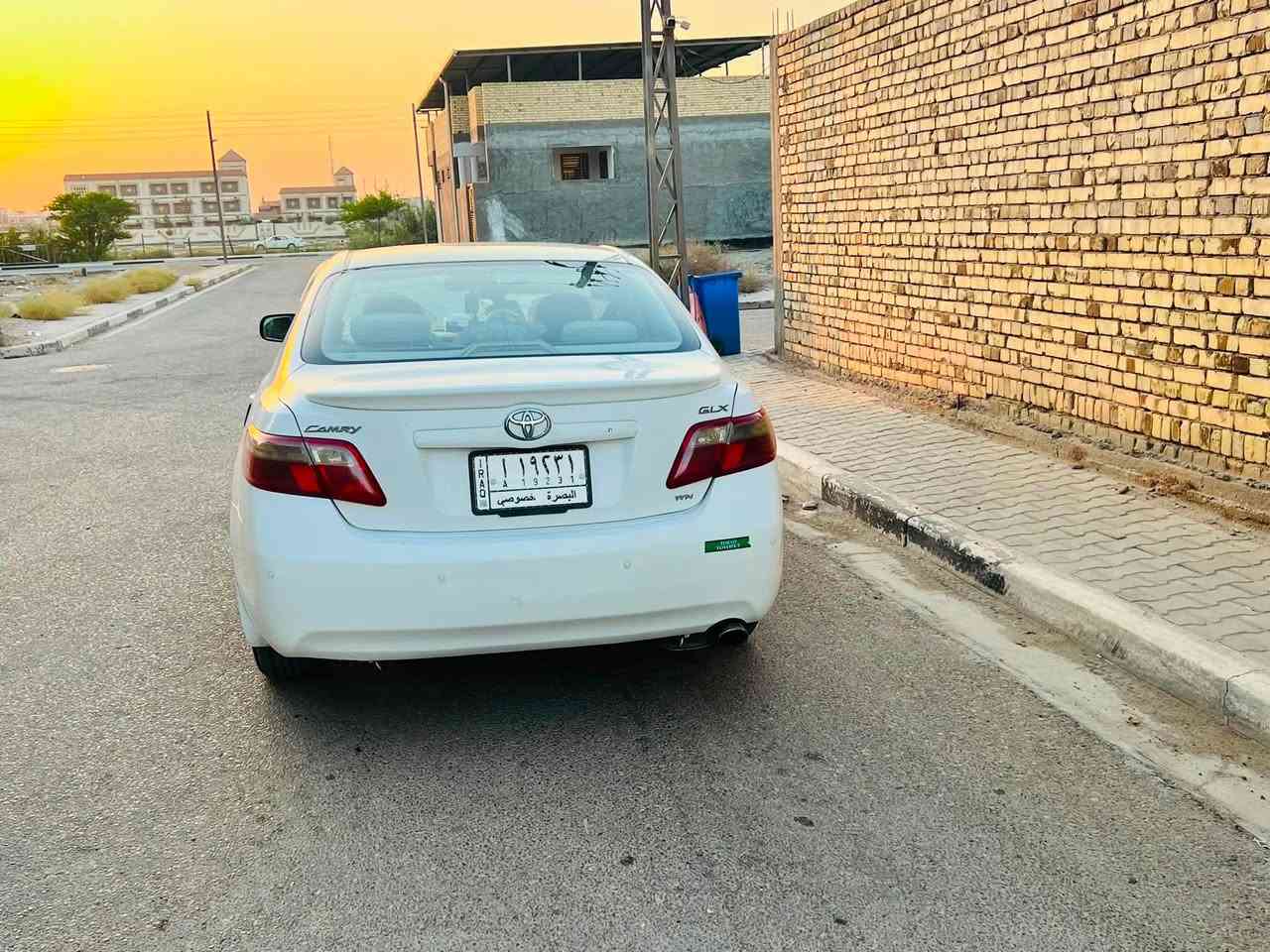السلام عليكم مكلف بل نشر للبيع فقط كامري مديل 2009وارد خليجي سياره كفاله مكينه كير حداد تخم تاير تبريد ثلج سياره بس الولد جديده خوان انه مكلف بل نشر ماكو خاص رقم ***********
