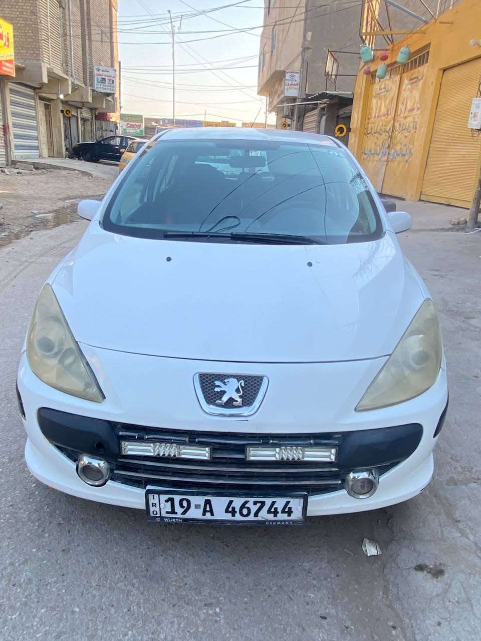 السلام عليكم 🚗 للبيع: بيجو 307 موديل 2006
🔹 اللون: أبيض
🔹 الحالة: نظيفة جداً (استخدام شخصي)

المواصفات:
✔ مرايات شفط
✔ جام كهرباء (4 أبواب) + شفط عند التقفيل
✔ محرك نظيف ويشتغل بدون مشاكل
✔ كير نظيف
✔ تبريد شغال 100%
✔ تايرات جديدة
✔ داخلية السيارة نظيفة ومرتبة

لايت عالي ناصي ابيض ثلج قوي

✔ كهربائيات السيارة كمله بدون نقص كله شغاله

🔸 ملاحظة:
بيها ضربة بالجاملغ الخلفي الأيمن

💰 السعر: (50 $)
📞 للتواصل: ( ***********)

— السيارة جاهزة للفحص
