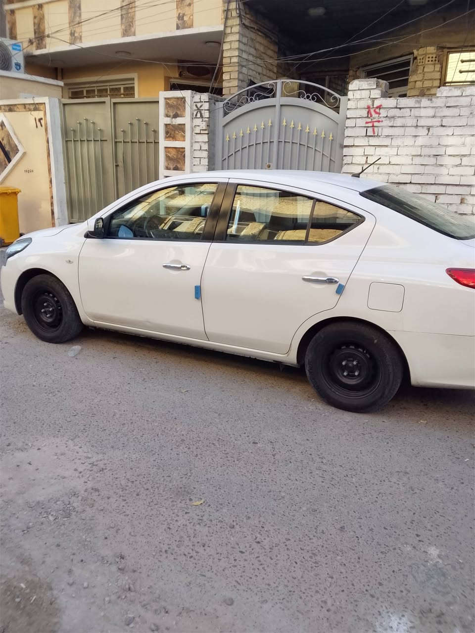 السلام عليكم من رخصه الاادمن سياره سني هندي موديل 19 كامل مككفوله من الصبغ والضربه فقط بارد قليل  الراقي مكفول سياره سليمانيه بسمي.  السعر 94. لاتصال ***********.  بغداد حي القاهره
