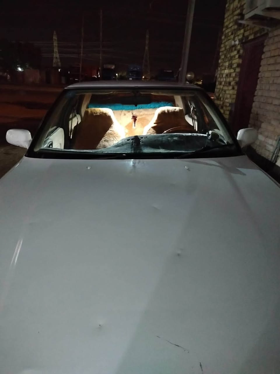 السلام عليكم سياره شيزر موديل 93 للبيع كفاله من كصه العيب الشرعي والغرامات كير مكينه فول ونضيفه  سياره جاهزه وتساب موجود ***********
