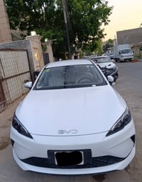 سيل 5 موديل 2025 ماشية 1400 k/m  رقم بغداد 07702971442