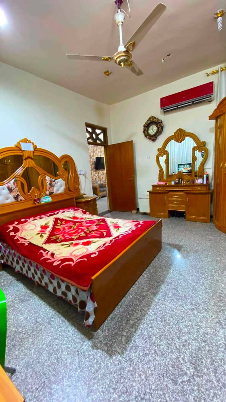 🏠 دار للبيع – فرصة مميزة

السلام عليكم ورحمة الله وبركاته 🌹

دار للبيع بمساحة 150م²، طابو صرف في الجمعية الـ150، طابق واحد وبناء حديث.

🔹 يتكون الدار من:
• استقبال
• مطبخ
• صالة
• صحيات
• غرفة نوم
• بيتونة كبيرة

🔹 البناء من الطابوق درجة أولى وبجودة عالية.
🔹 مع الدار قطعة أرض 50م² مجاورة للبيت.

📞 للاستفسار والتفاصيل:
***********
