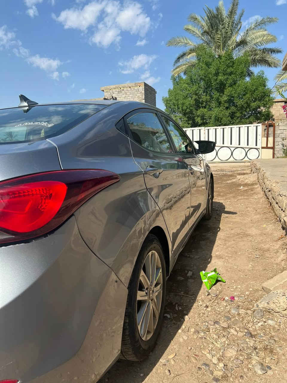 الانترا للبيع موديل15            امريكي                    محرك مكفول بيه بس حادث جنطه فقط الباقي كله كفاله عامه محرك 18000           السعر 116بيه مجال بصيط                                       رقم الهاتف ***********
