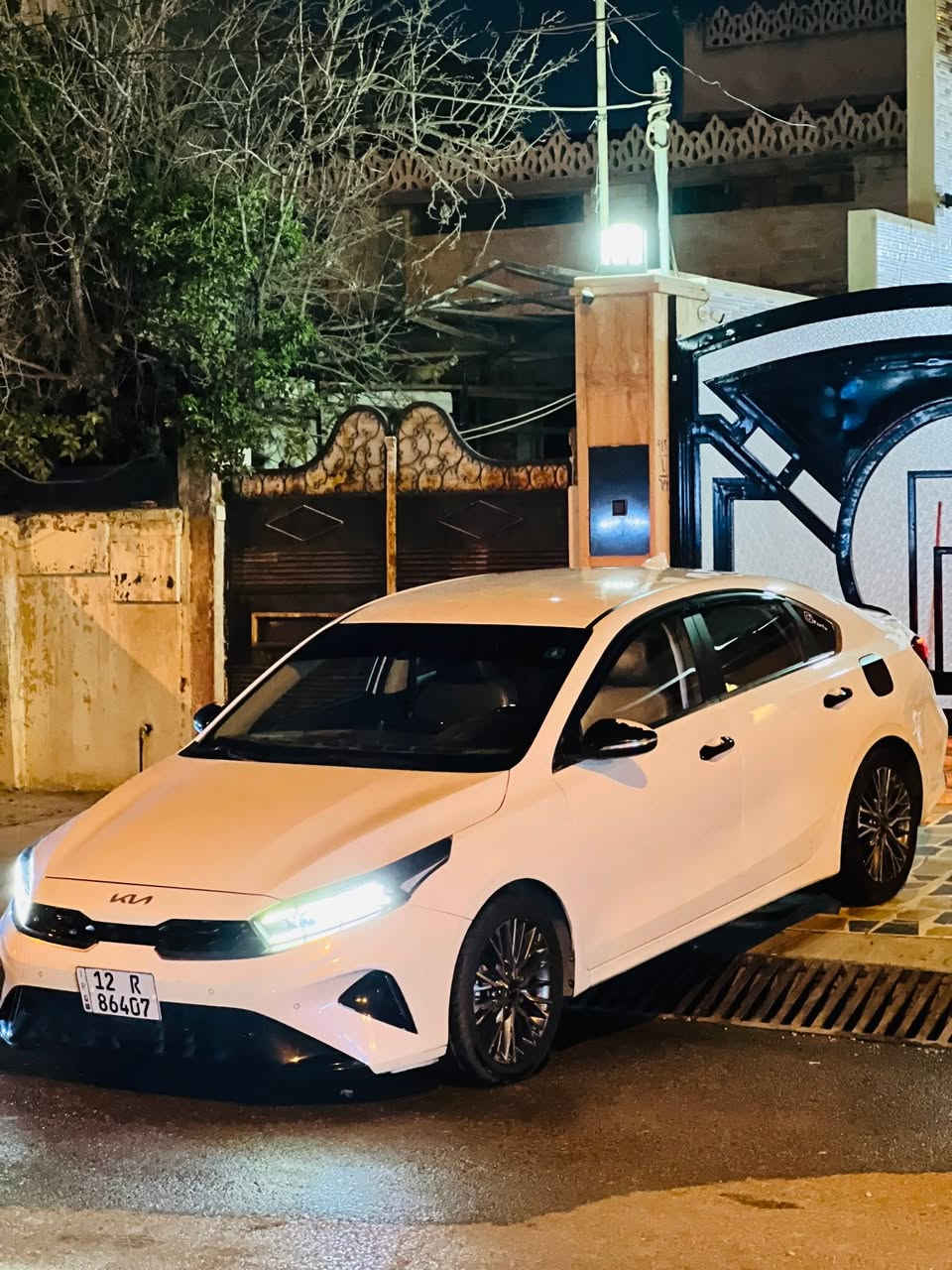 السلام وعليكم

سيراتو كي3موديل 22 السياره جديده
بيها جاملغً الخلفي صبغ والكدامً مبدل اصلي والجملغً مالها موجود الأصلي مال الشركه
السياره فول فول 
تشغيل عن بعد تشغيل بصمه
بصمة ابوابً
شاشه جبيرا
صندوق ذكي
كشنات تدفه تبريد + كشنات الورا هم تدفه
تحكمات ستيرن 
ثلث انضمهً قيادة
تحديد مسار مثبت سرعه رادارت
السياره فول مواصفات 
التايراتً جدد

مكينه وكير كلو شرط شرط 
مراوسً تيربو او بيع 

***********
للتواصل
رجاء لمؤشراي لايتعبني

السعر(135)
