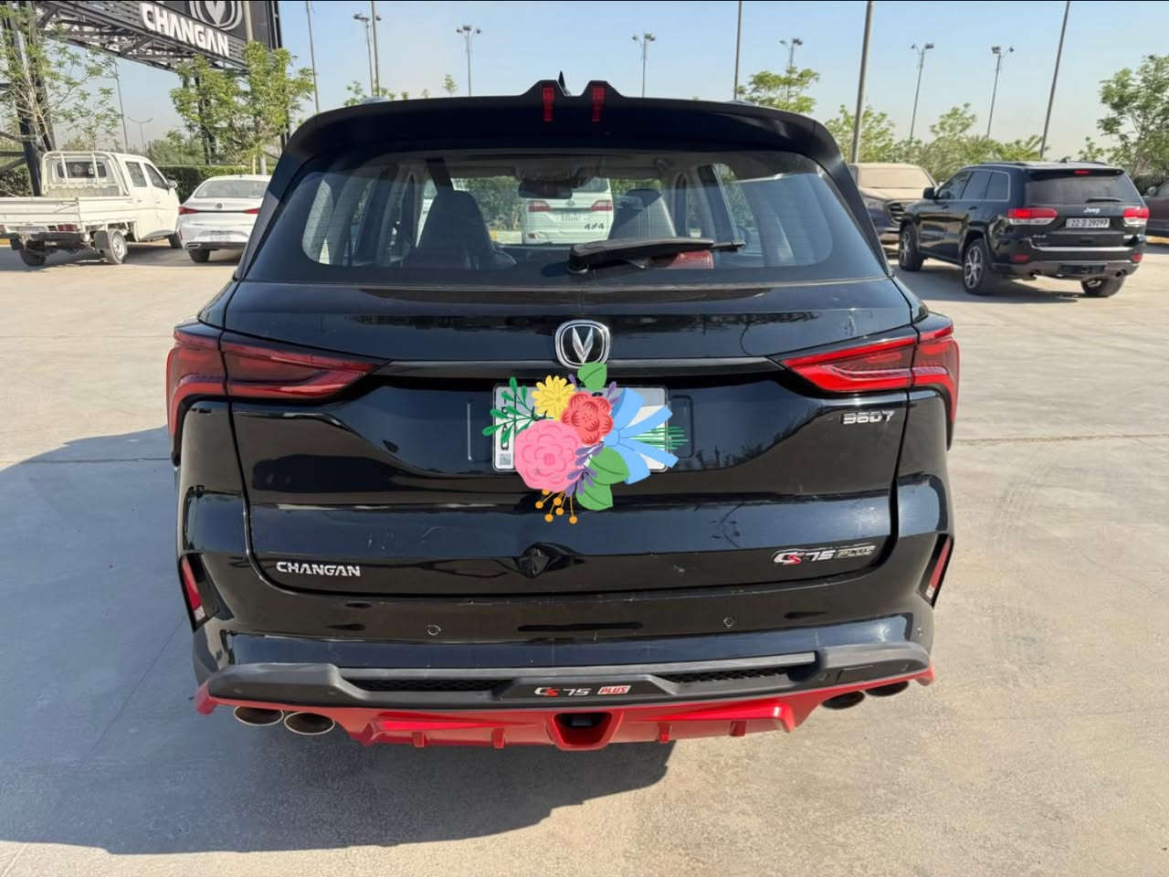السلام عليكم للبيع سياره شانجان cs75 بلص موديل 22 رقم بغداد شاشه كبيره متصله بانوراما كامرات 3d تشغيل عن بعد اوتو بارك حساسات دعاميه خلفيه و امامي رادار امامي بعد بيه هوايه مواصفات بيها ثلاث قطع صبغ بدون ايرباك السعر 19 مليون وبيه مجال  عنوان بغداد هاتف ***********
