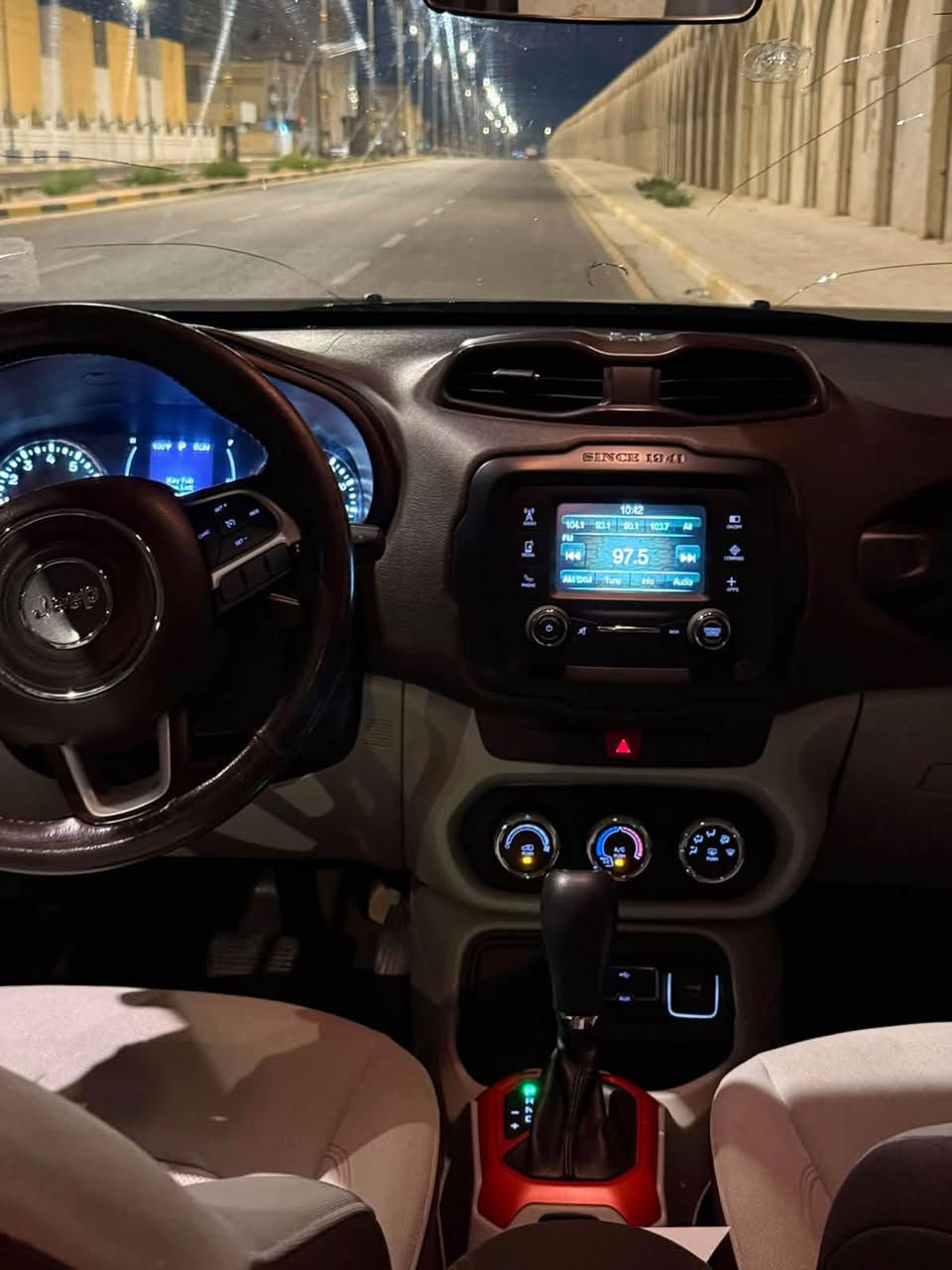 الجيب موديل ١٧ جاملغ خلفي فقط مكينه ٢٤٠٠ السياره جديده بدون نقص السعر ١٠٢ بيه مجال
رقم ***********
