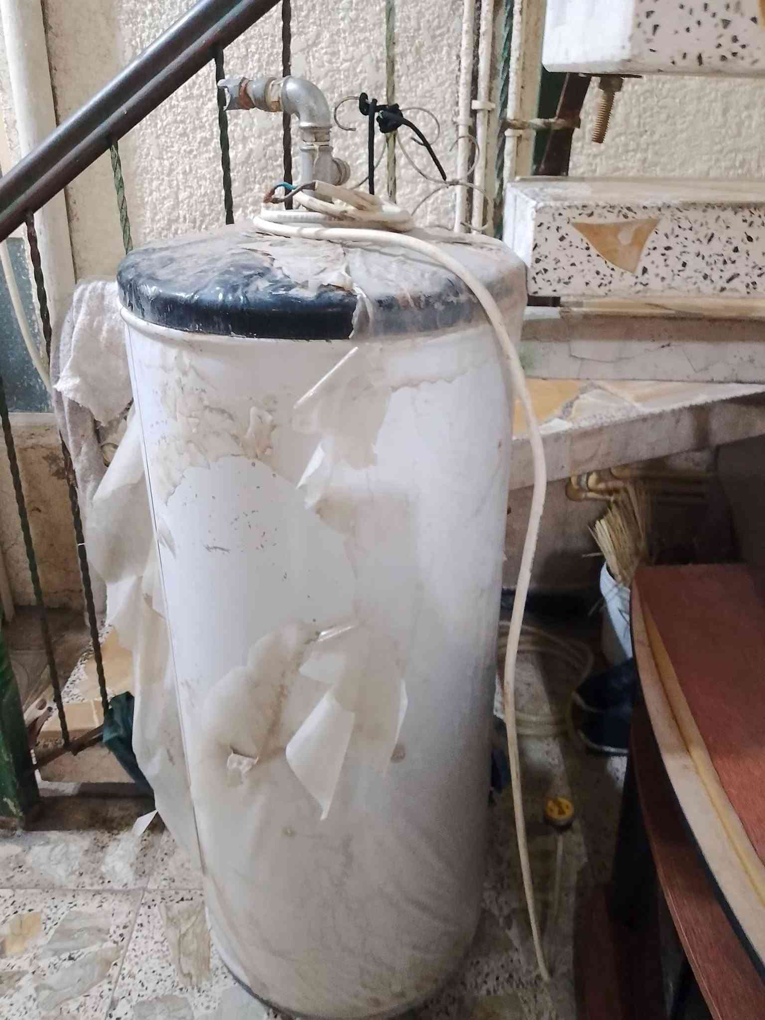 السلام عليكم
غراض للبيع كلمن وسعره اتصل وتدلل 
***********
