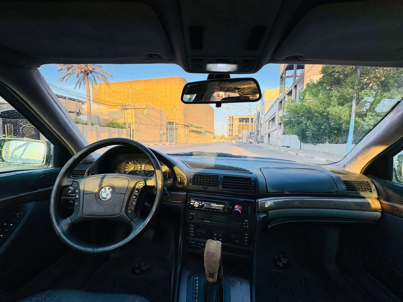 الحلوه للمراوس مواصفاتهة غنيه عن التعريف 740i اصل السياره حلوه وتجي اطلعك تراي بيهة وتاخذهة /***********
