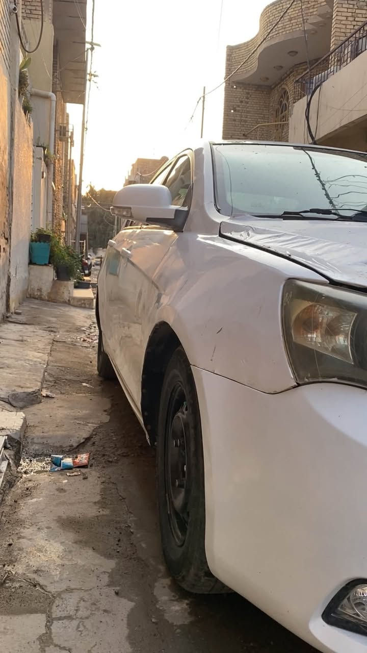 سياره ام كراند )البيع مكينه كير كفاله ياباني بكاجو ونززت الف وثمنميه سياره بيه رشات صلغ ثر خياسات حداديه جديده تبريد شغال سعره ٤٣ وبيه وبيه مجال ويذاء اكو مراوس حسب القناعه مكان العماره  ***********
