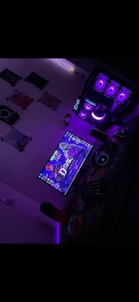 Pc للبيع هاي المواصفات  وياها كيبورد +سماعة+ماوس + ماوس باد هدية بل اض...