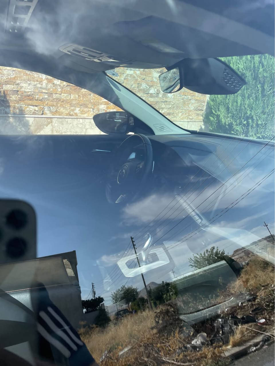 Mg gt 2022 سياره ٢٢ هزار حه قيقي جوي سياره سفرا شركييه سياره بريتاني عسلي دهيت يعني نه صينيه قه پات موسفات گير مه وسه سياره جملوخ ليفا بوندي سبخ بي داخلي يك جار بي ارباك لايت شريكه دهوك, العراق
