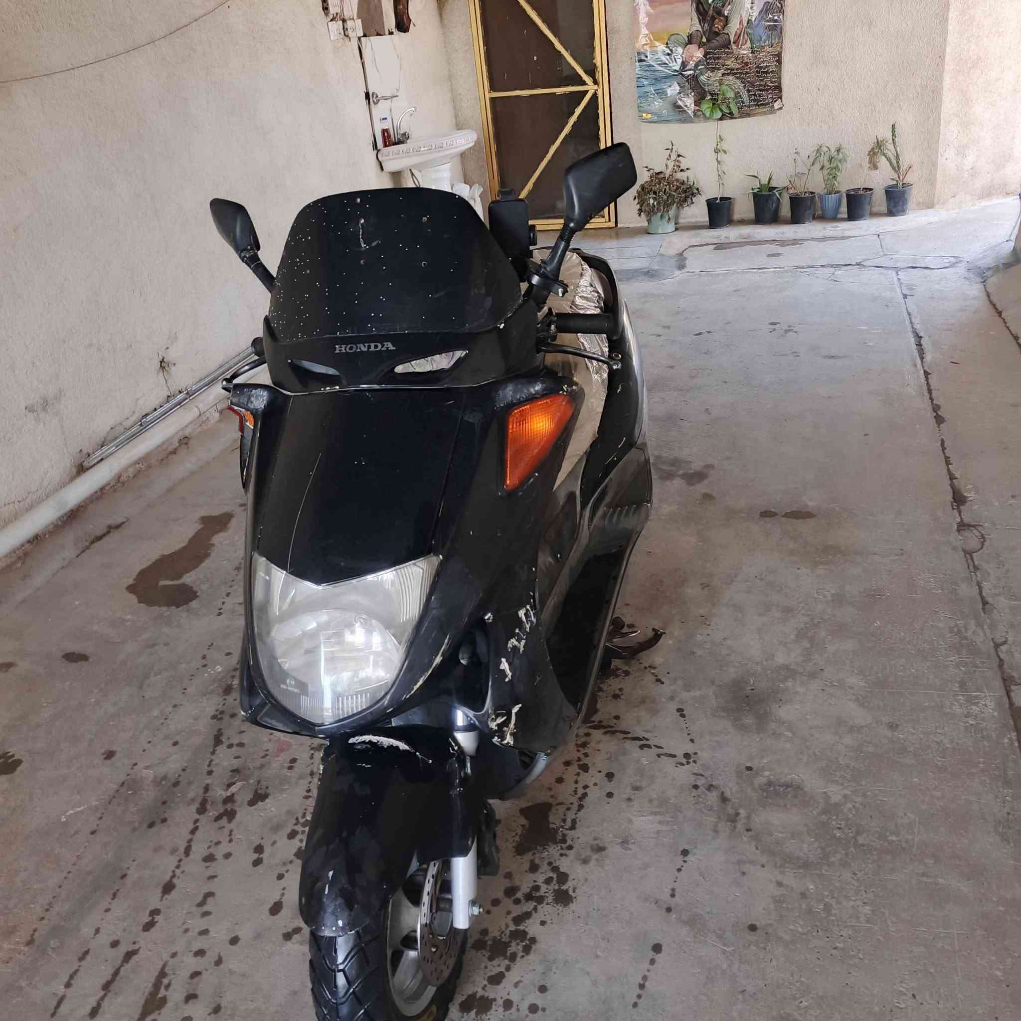 السلام عليكم شباب عندي درجة فور سايت درجة ابيع كوم حديد دراجة تشتغل بس تخربط اني ابيع كوم حديد كهربايات شغالة مكاني بغداد بوابة الكاضميه رقم الهاتف *********** سعر٣٠٠ بيعة  مجال بسيط
