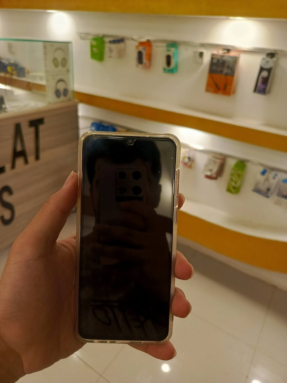 سلام عليكم
الابيع الجهاز نضيف شخط مابي بطاريه فول الجهاز نضيف صوته يخبل كامرته واتصال كله شغال ودبل سمكرت ويجي وياه كيبل وگفر والصق 
السعر 40فقط 
التواصل وتساب او اتصال مارد ماسنجر 
***********
عنوان الدوانم

