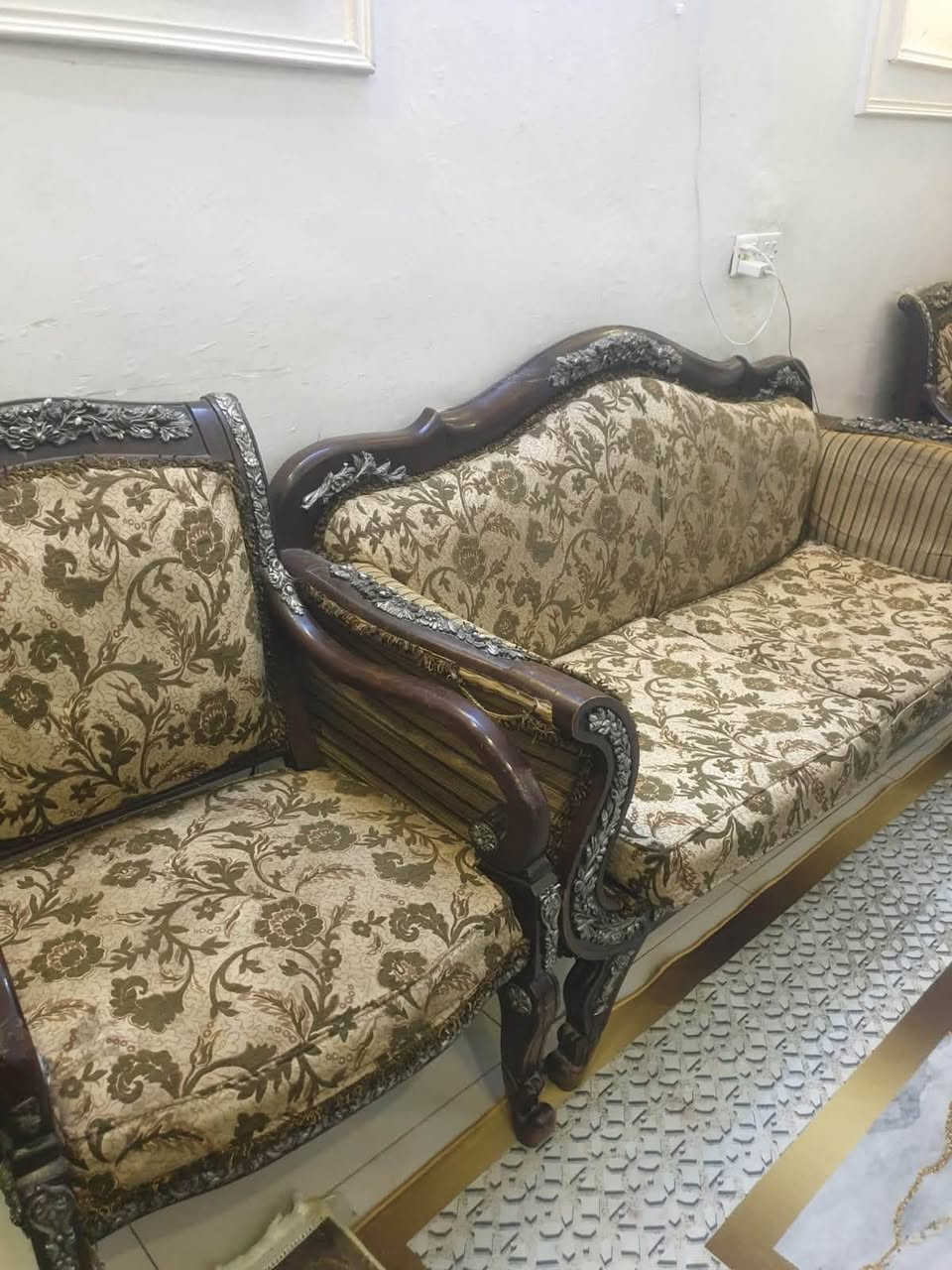 تخم قنفات للبيع
المكان بغداد حي العامل
***********
