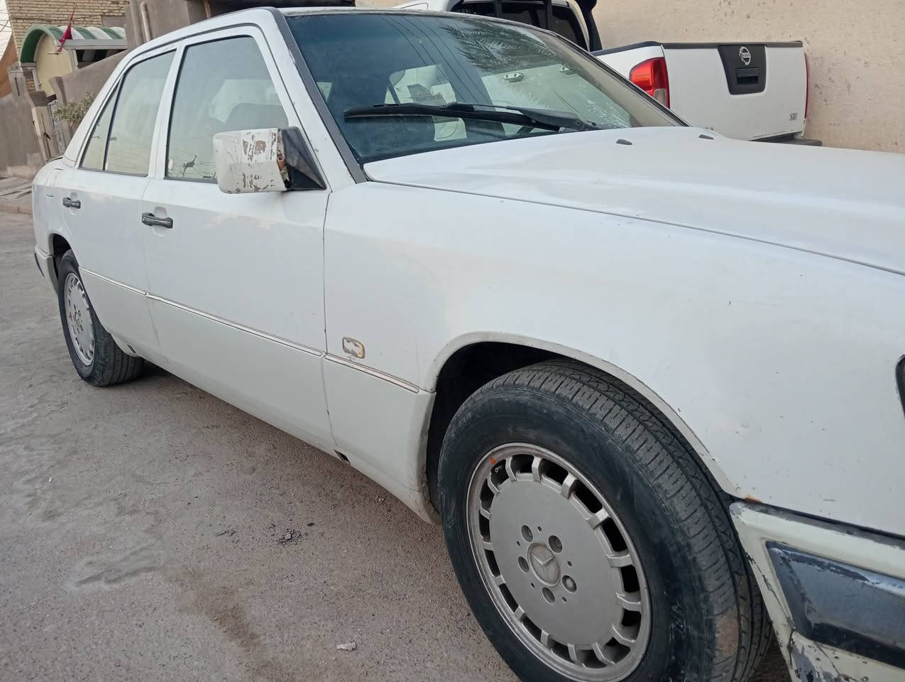ماسيدس مويل 90رقم بغداد بأسمي  مكفوله كص وظربه وصبغ مكينه 3000 وكير بلباكيت مكان ميسان السعر 37 وبيها مجال ***********
