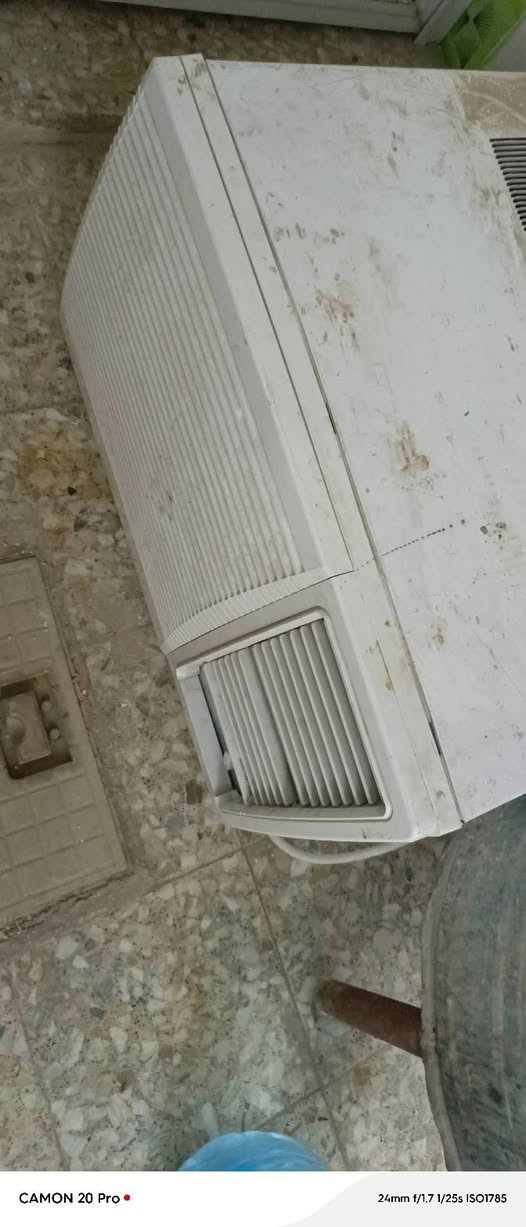 مكيف لبيع تواسات طويل ثلاج مايفصل ظهر ثلج عليه فحص 250الف او مروس ابكفيره سبب البيع ظيق مكان نجف شارع سبيس واتساب ***********
