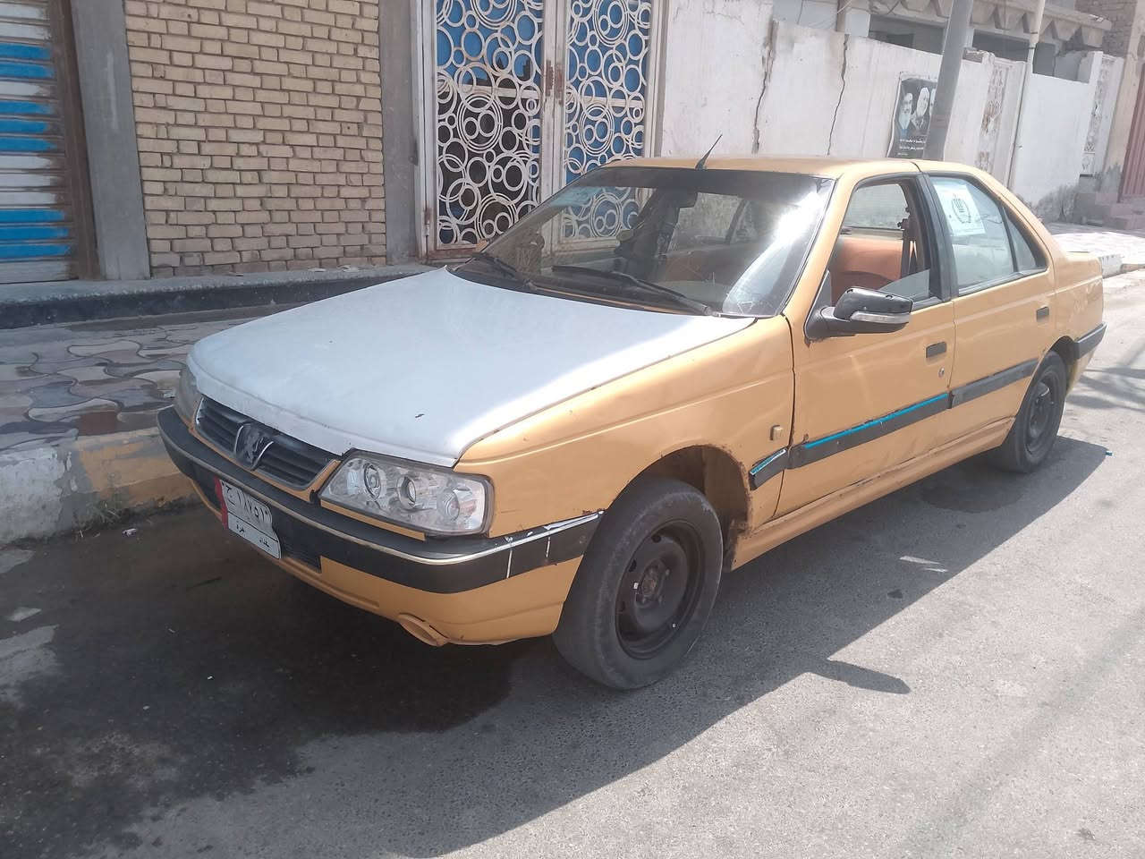 السلام عليكم بيجو 405 لميس رقم بغداد للبيع سنويه صالها شهر صاقطه مصفره هيئه وخط وبحث  مكينه بيها شويه ضعف بس ناعمه حدايه نضيفه باتري نضيفه شاشه ايباد سياره جاهزه كبل الشارع كهربائي كلها شغاله مكاني الناصريه السعر 16 ***********
