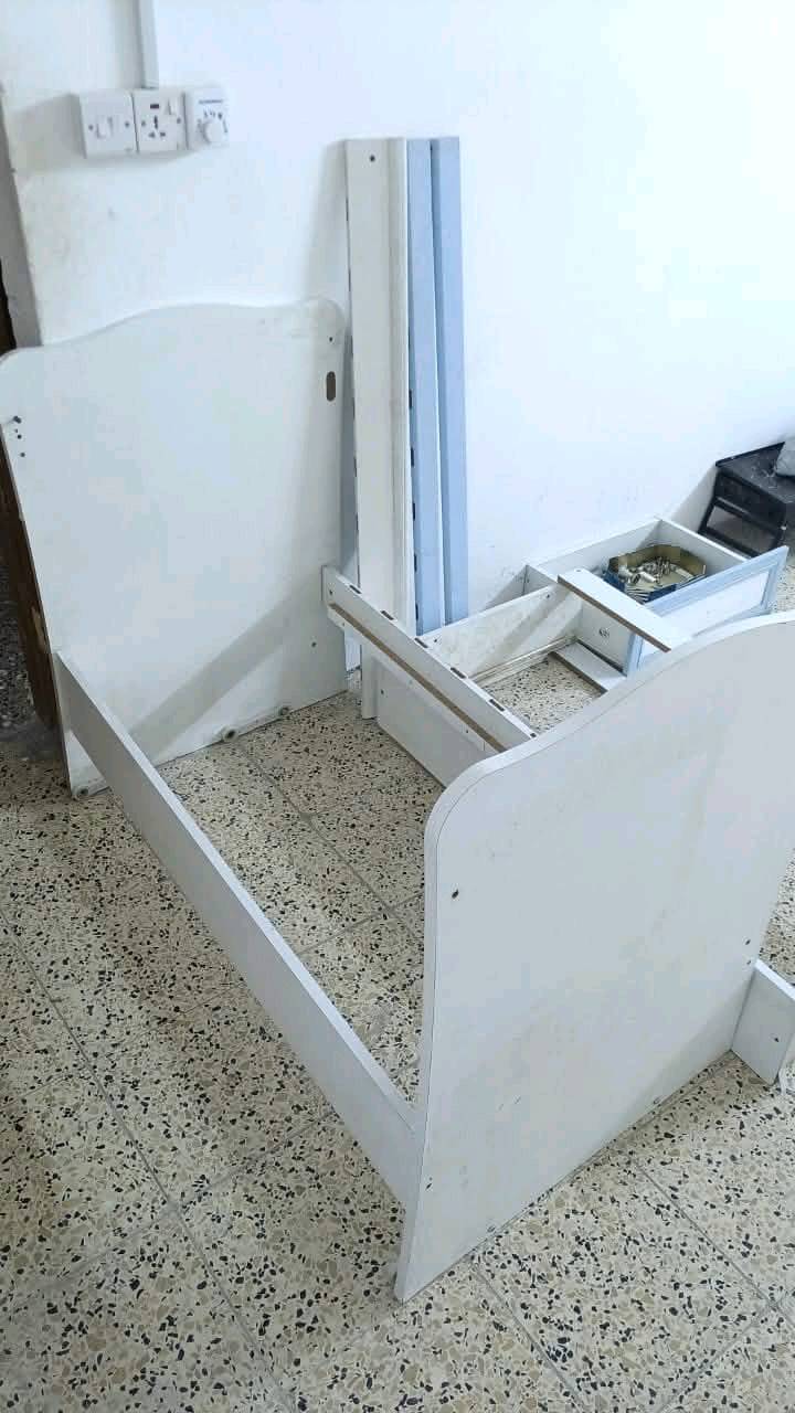 سرير اطفال • مفصخ • بغداد