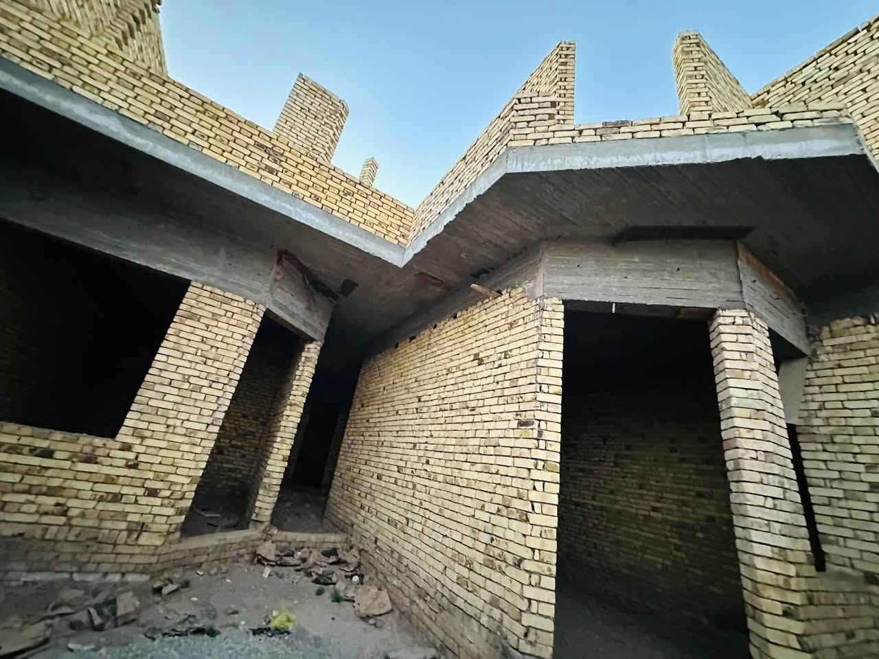 حي الأمين • ٢٠٠م² • ٦ غرف
