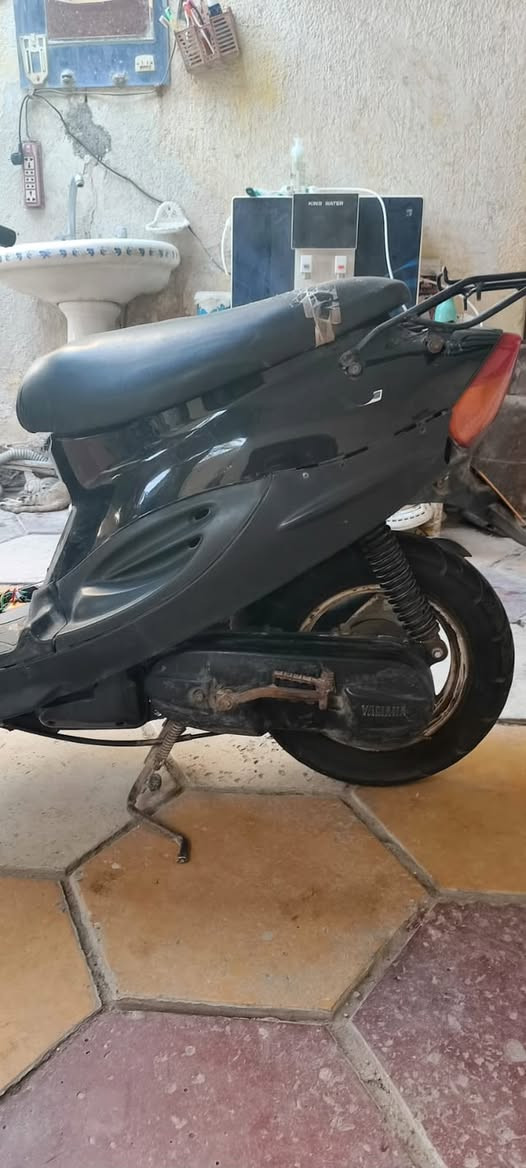السلام عليكم دراجه بيجي 9 زروف شوفت عينكم دراجه نضيفه مال حاويه مفتوحه مرا وحده مجفتها قبل شهر الدراجه جانت متروكه وكلشي شغال اشاير وهورن وكيجات دراجه بعدهي بحاله الوكاله نقصها صفاحيه ضايعه وسلف شغال نقصها باتري وتشتغل نكره نص هندر الدراجه مال جناي ما متعبها السعر 350 وبيها مجال حك الجيه  *********** واتساب فقط

