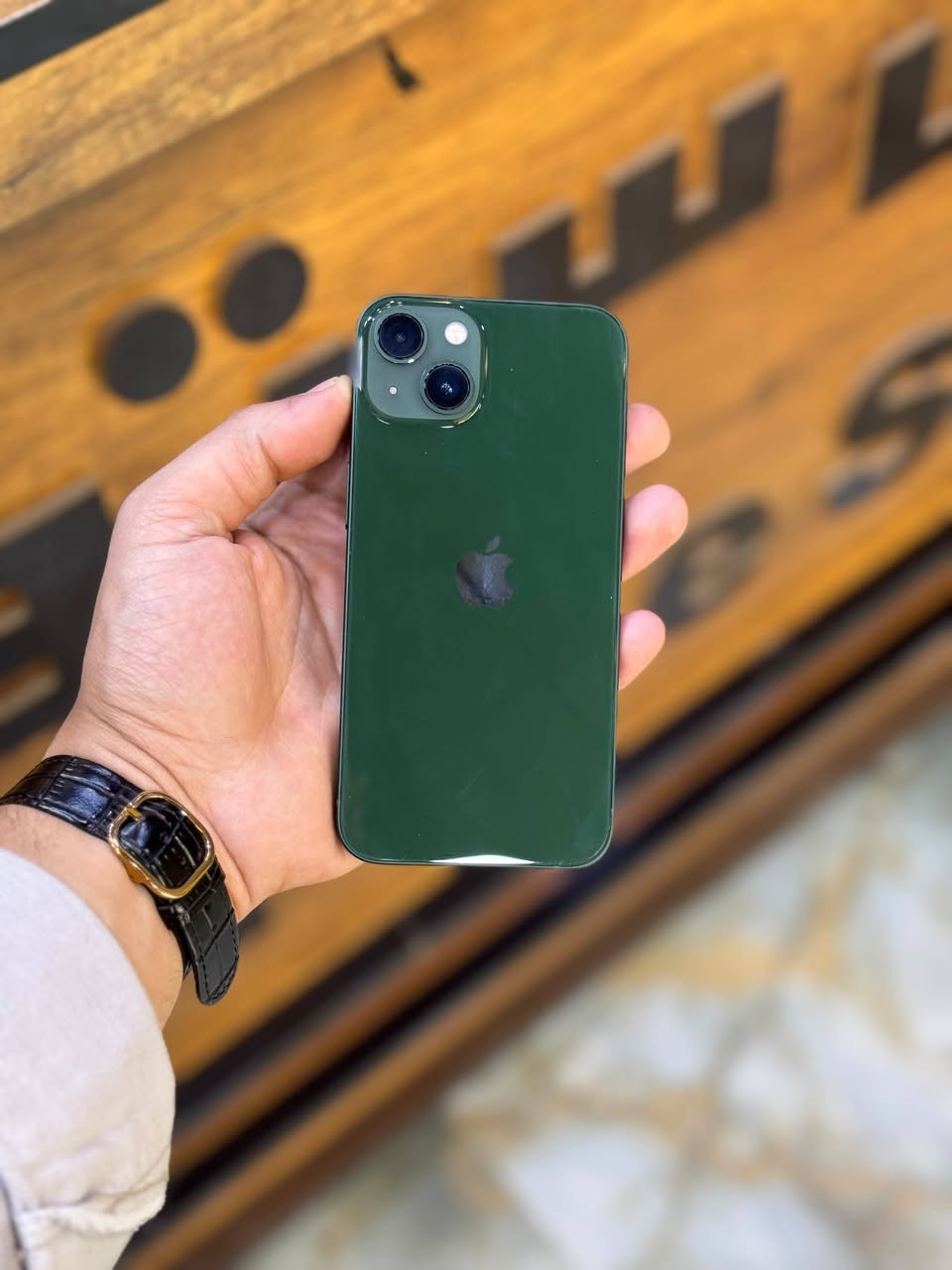 📱 للبيع - iPhone 13 كامرتين ⚡
🔤 النموذج: M (أصلي ومضمون)
💾 ذاكرة 128GB
🔋 بطارية من90% وفوك
✨ نظافة 100%
💠 دبل شريحة 
📦 ضمان مكفول + سعر مناسب جداً
📍 الموقع: مركز فون ستور
📌 قطاع 30 – شارع المدارس – قرب مطعم جلال
📞 للاستفسار: ***********
😍 مركز فون ستور — ثقة وجودة مضمونة 😍
