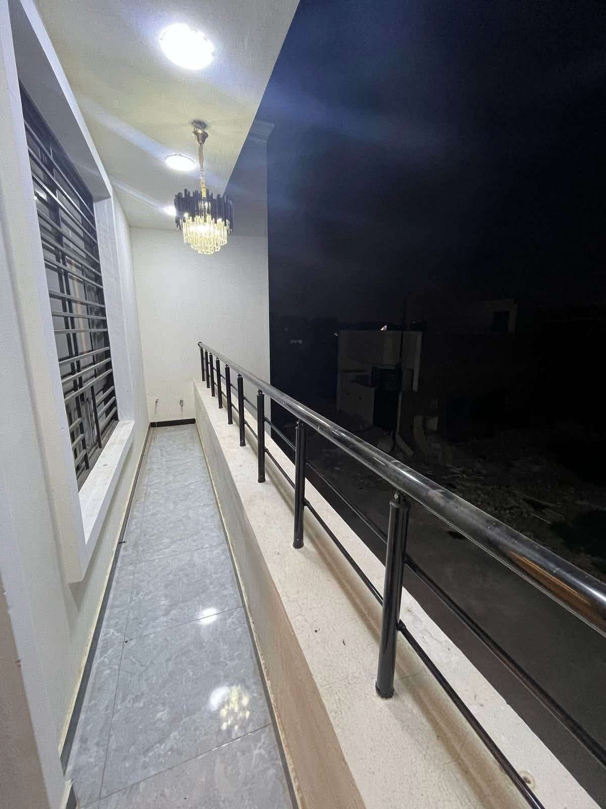 سلام عليكم 
✅ #دار_للبيع 100متر 
واجهيه 6،25متر نزال 16متر 
بناء طابقين ونص حديث 
🏠يحتوي البيت. ع[4 غرف نوم -استقبال - صالة- ومطبخ-صحيات حمام وتواليت داخلي عدد 2 ] 
تواليت خارجي عدد 1 
البيت شغل درجة اولى مع الخدمات
📁ملاحضه البيت مسكون حاليا  
📋نوع العقار  طابو زراعي سند 25 اقرار محكمه 
🚗العنوان #بغداد_الدوره_البوعيثه   
🚨 مجمع الاحلام / قرب جامع تقوى الله   
💰السعر خاص / #بدون_دلاليه
للاستفسار  خاص او الاتصال ع  الرقم 
   ‭
‭***********‬ ⬅️ 

***********‬ ⬅️

