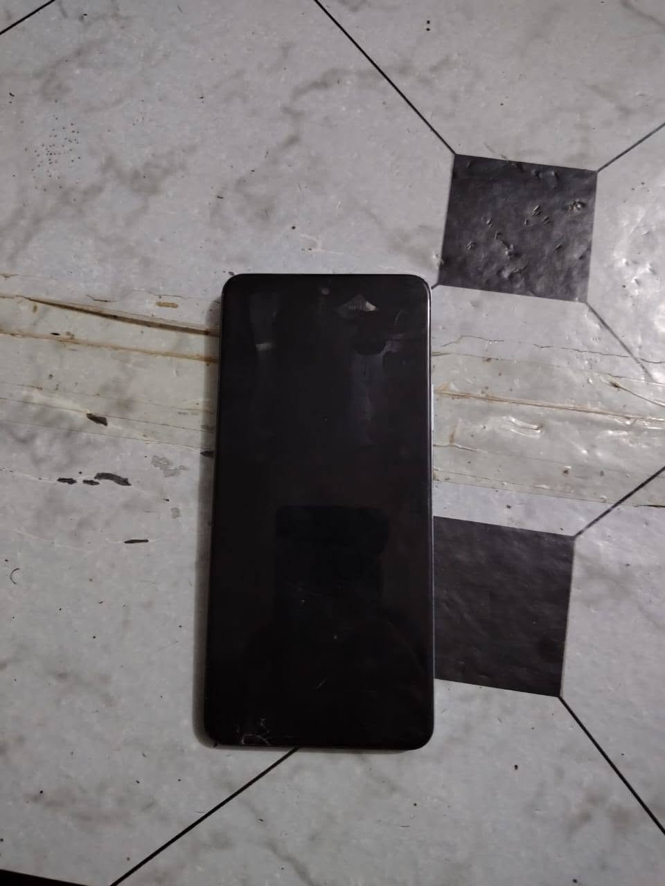 سلام عليكم هونر X8P جهاز جديد ذاكرته 2056 جهاز حيل حلو مكاني الفلوجه تلفون باكيته ويا وشاحنه وكلشي وياه
