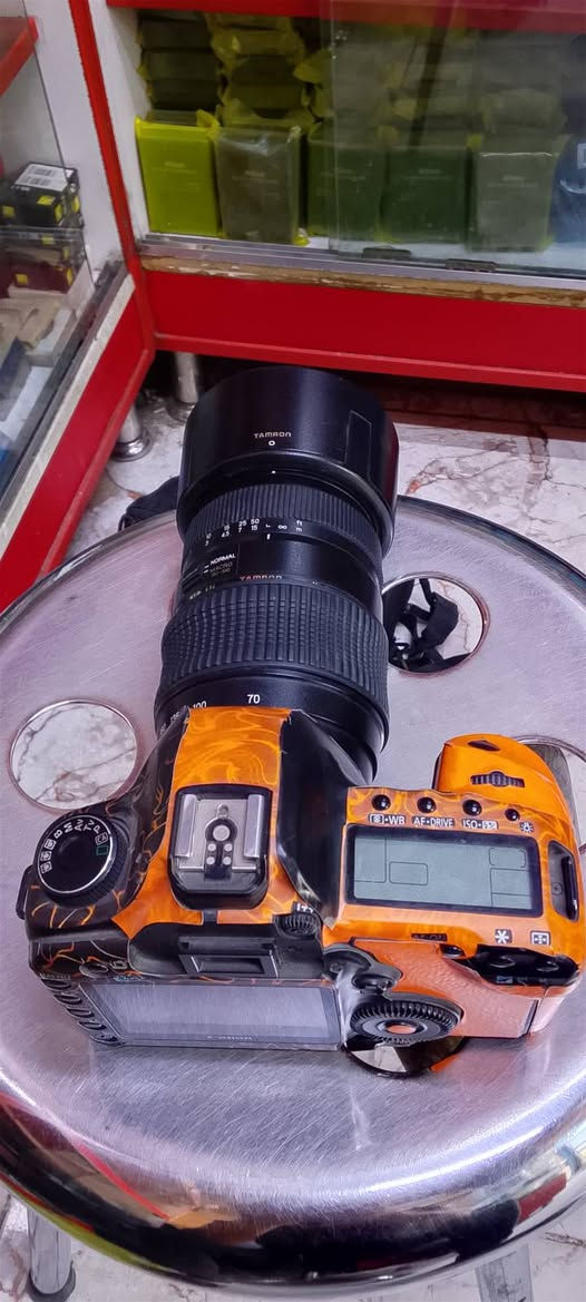كانون 5D Mark2 غنية عن التعريف
كامرة نظيفة وياها عدسة 70-300 الرياضي 
عالفحص و عالضمان اي شي بيهة مرجوع
وياهة رام سي اف 16 گيگا و شاحنة و بطارية و حزام و حقيبة
السعر 500 و بيهة مجال بسيط 
مكاني بغداد
واتساب ***********
