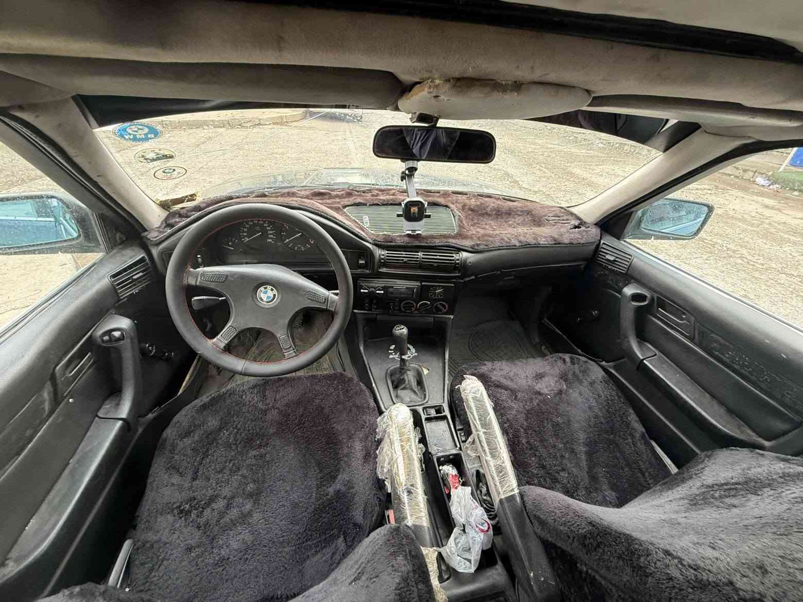 سه ره تابه ناوي خوايگه وره
بؤفروشتنbmw520عادي 
مؤديل١٩٩٠سلايت ٦كه له كوشن جلد هيته ر ناوگيج  پيشو دواي كراوه ته Mكاره باي مه زبوت لايت ناوزه رب بيلاد ره ش 
پيشو دواي تازه داگيراوه  جركه ي تيانيه
مه كينه و گير به شه رت بو خاريشينيه
ده عمو ليدراوي قه تره پيوه نيه
ناوي لؤك ناوده ري جوانه
سه ياره كه  حلوجه سه نه ويه كي له گه له به هه ديه ئه ت ده مي
موسو براوه ده عمو ليدراوي نيه به شه رت 
شوين سليماني
سحر 20گه لاو معامه له يه برا يانه
*********** السليمانية, العراق

