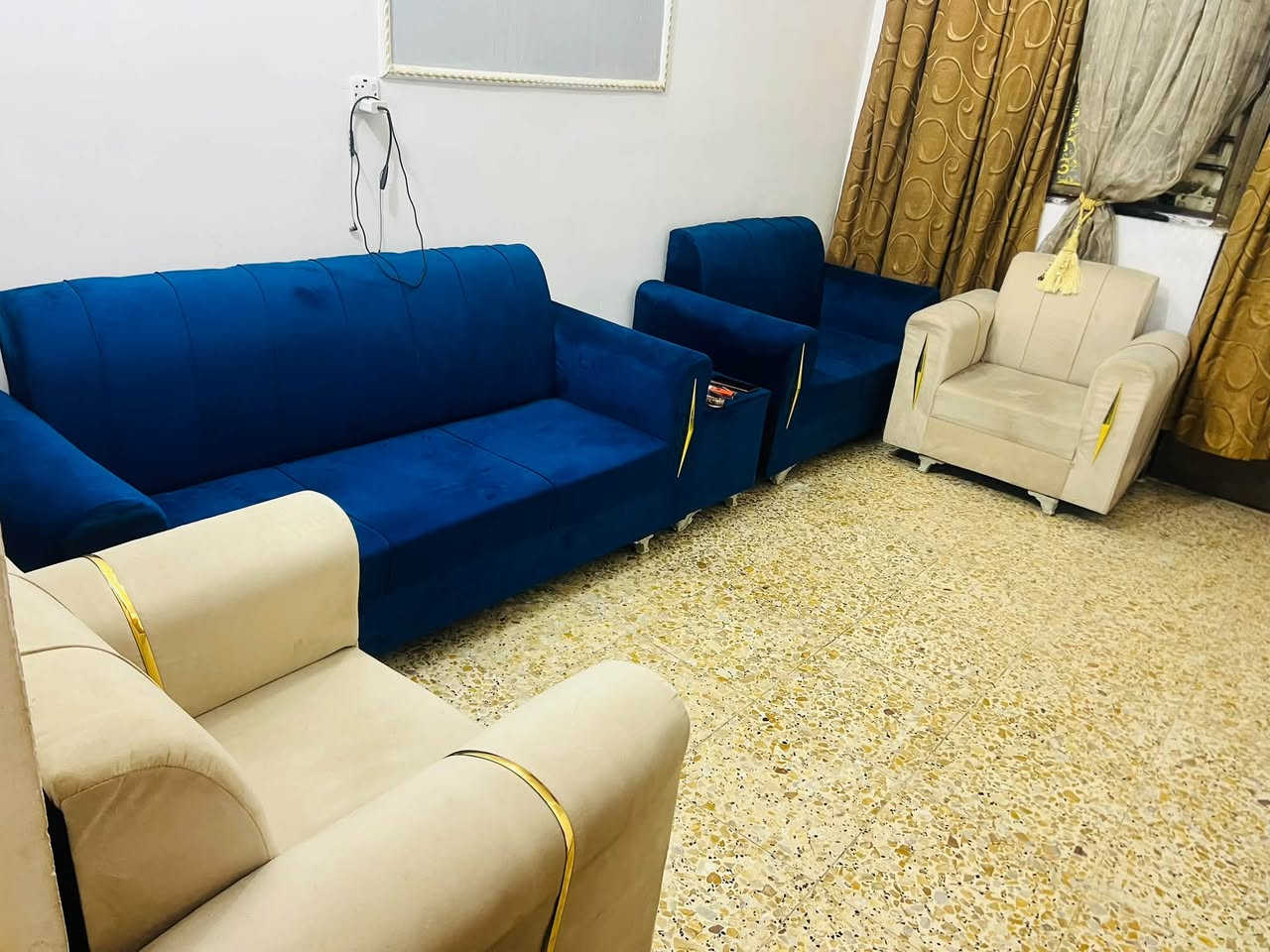 تخم 7مقعد ما بي اي ضرر مكان مدينه الصدر سعره جدأ مناسب واتساب***********
