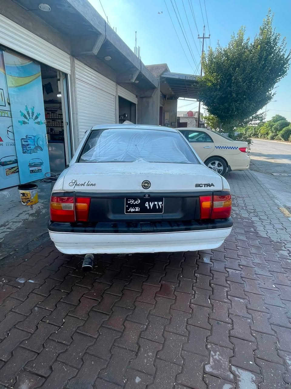 ئۆپڵ ڤیکترا مەکینە ٢٠ علوج کۆدی هەیە بەناوی خۆمەوەیە
ئەنفلۆی بێ عەیب چوار تایەو ویلی تازە لایت و  کارابەی هەمووی ئیش ئەکات ناو گێچ هی بەنزین و حەماوەو هەر هەمویی ئیش ئەکات 
خایسات و کونی گەرمی و هەر هرموی گیراوە مەسرەفی چاکی تیا کراوە 
بێ کێشەیەو بەشەرت
مەکینەی تازە تەشفیت کراوە
گێڕ و مەکینەو دەعم و لێدراو موس و بڕاوەو وەرگەڕان و شت هەر هەموی بەشەرت 
ناو سەیارەکە لە دەرەوەی جوانترە 
١٥ گەڵاو معامەلە
شووینم بازیانە 
جوابی کۆمێنت نادەمەوە لەگەڵ رێزما 
***********
