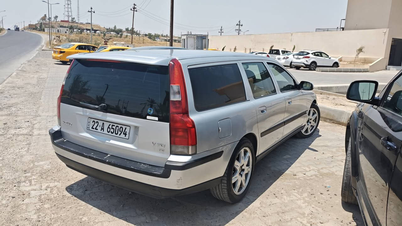 فالفو نوع V70 للبيع موديل 2002 وارد يابان سقف سلايت
مقاعد كهرباء + مقاعد تدفئة وتبريد 
محرك 2.5T توربو 
كهربائيات شغالة + اطارات جديدة + بطارية جديدة 
العنوان كركوك 
سنوية 2031 هزه جديد 
لايتات زينون 
للاستفسار مراسلة على الواتساب 
***********
السعر 69$ وبيها مجال 
#فالفو_العراق #كروب_فالفو_النجف #النجف #بغداد #كركوك.
