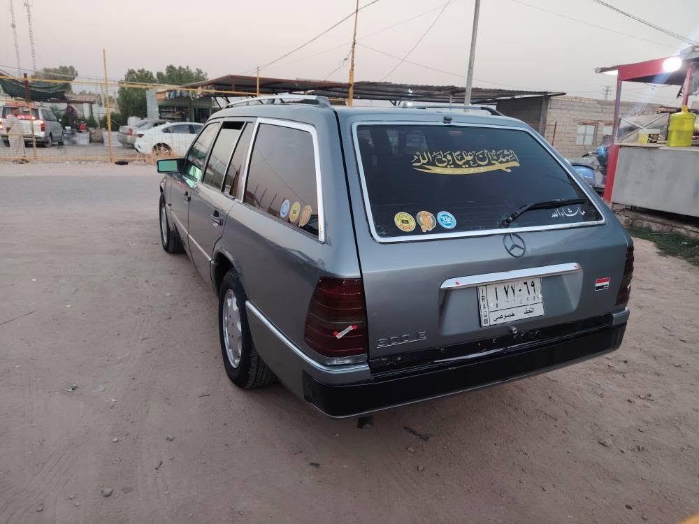 مارسيدس للبيع او مراوس مديل ٩٣  مكينة او كير اوحدادية اوتخم تايرات خير من اللة سيارة مكفول كفالة   او مصبوغة جمالية سعر ٤٨ اوبيهة مجال قليل  مكان ابو صخير نجف رقم الجوال*********** النجف, العراق
