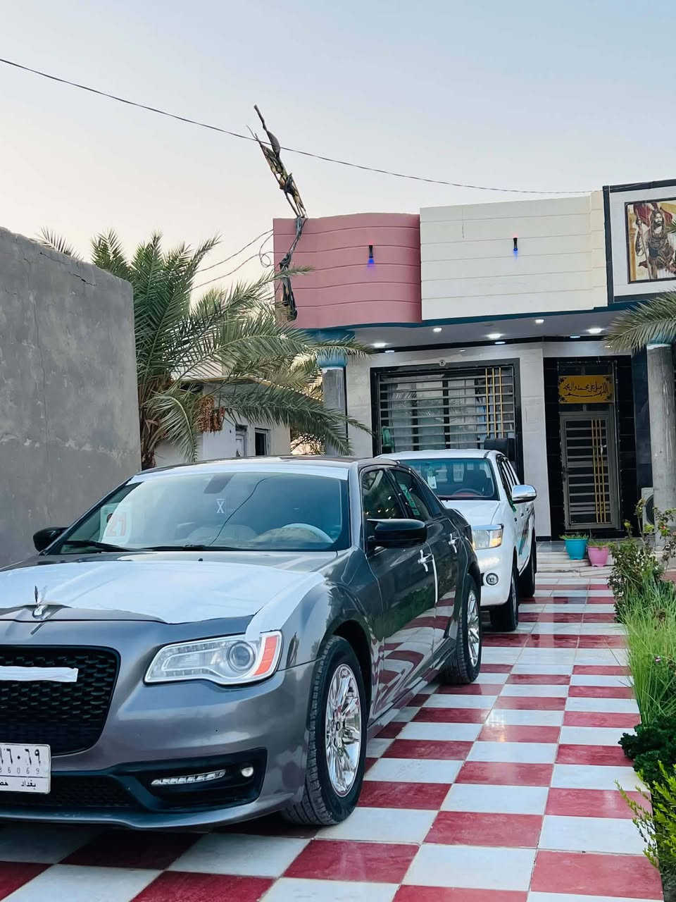 اوبامه موديل 2012
وارد امريكي داخله كلين 

واهنا صار بيه بنيد فقط بدون دواخل 

فول موصفات عد الفتحه 

كير طياره 

محرك 3600

شاشة جبيره

كشنات جلد كهربائيه 

ويل بلاد 

تشغيل عن بعد 

محدثه دعاميه 

حداديه ستوني مشتغله

جاهزه ما ناقصه كلشي 

تبريد ثلج 

سعره 143وبيه مجال 

***********

***********

