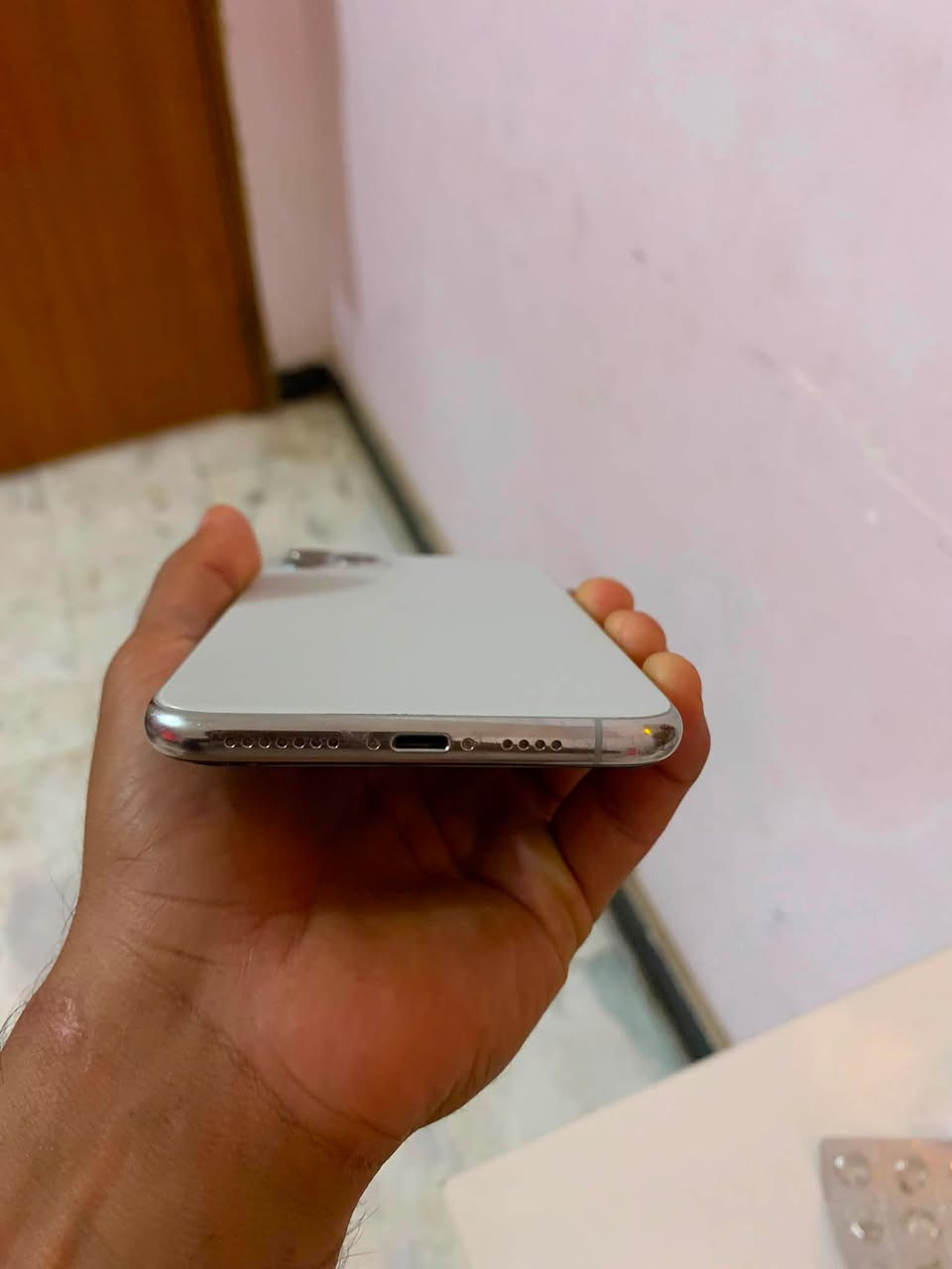 أيفون ١١ برو ماكس  نضيف لون ابيض ما مبدل بي اي شي  بطارية ٨١ ذكره ٢٥٦  

عنوان بابل ابي غرق باقي التفاصيل الاتصال على الرقم ***********
