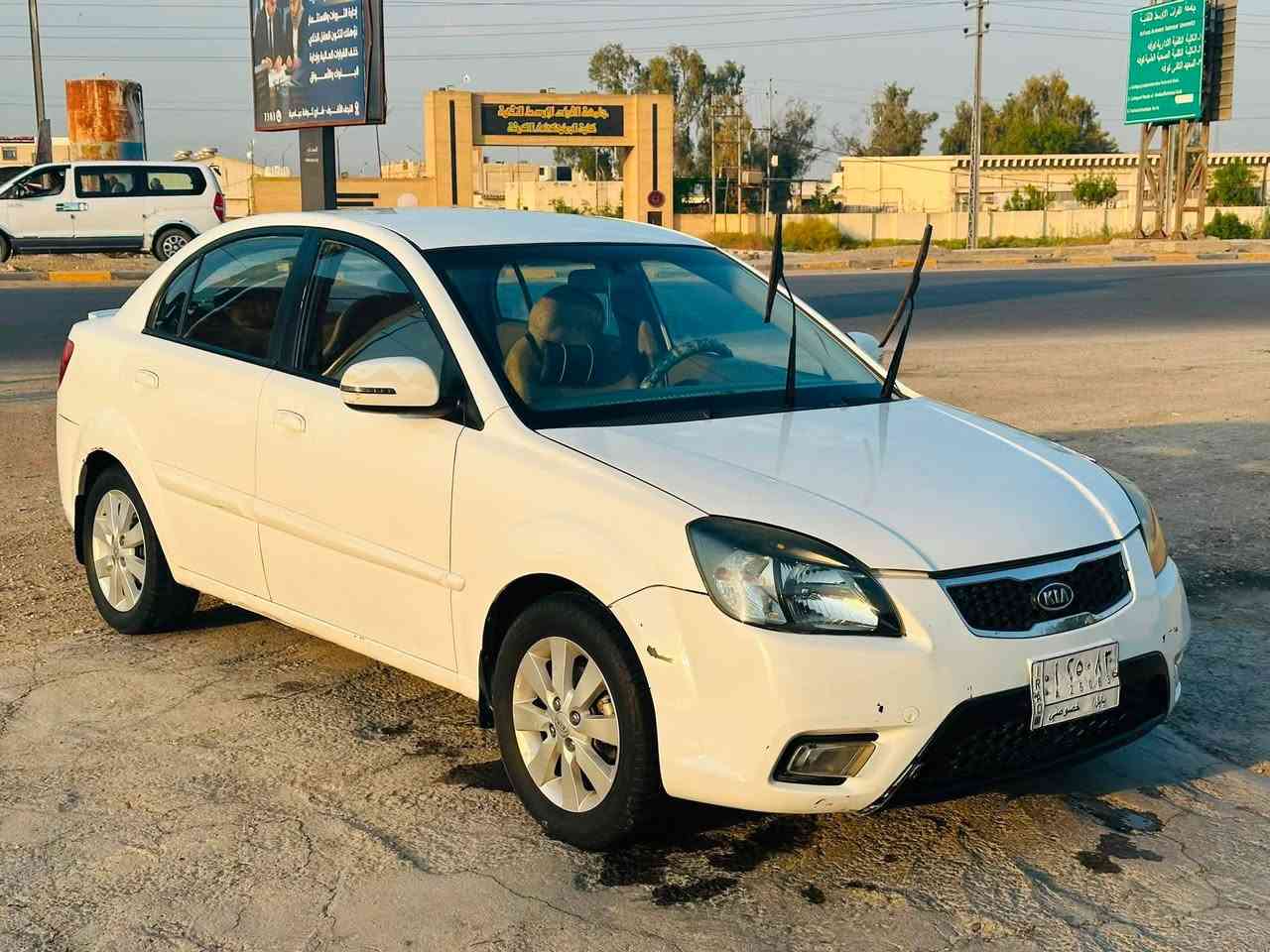 كيه ريو موديل 2012 بيها تلث قطع باب مبدل وباب الصدر بي بارد ووجاملغ  السعر 74 وبيها مجال  مكاني نجف كوفه 
***********
