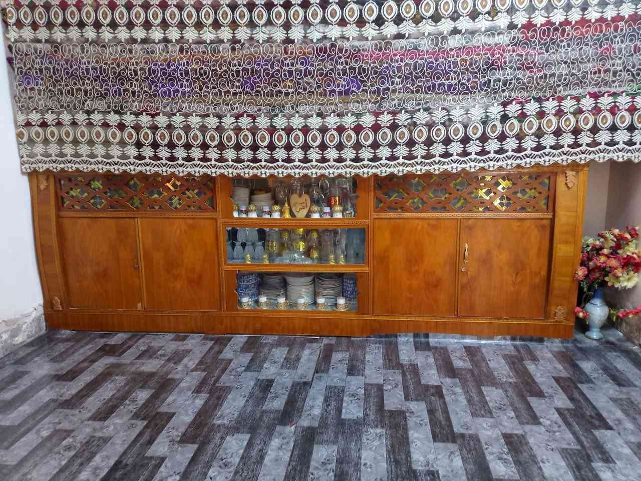 سلام عليكم كنتور تفصال عراقي نضيف  للبيع مع بوفيه 

*********** المكان عامريه الفلوجه
