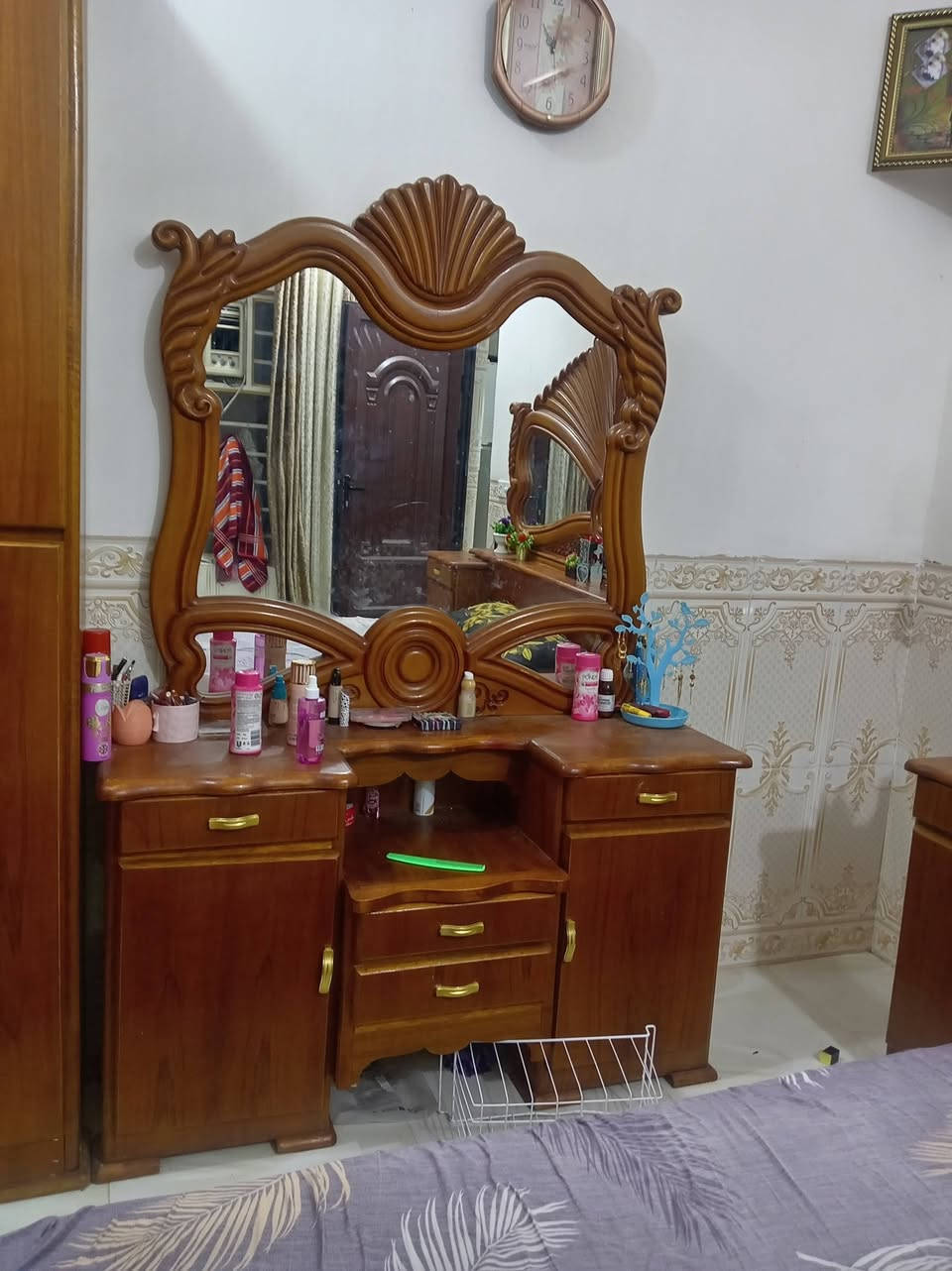 غرفه للبيع نجاره الكنتور 6بوب سعر مليون 200 وبيها مجال الاتصال ع رقم ***********
@إشارة

