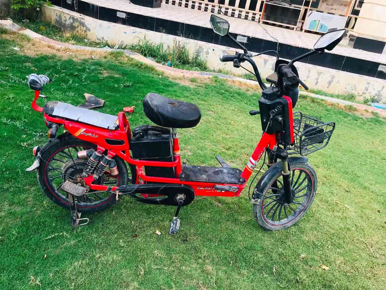 كشر • بدون بطاريات • ياخذ ٦ بطاريات