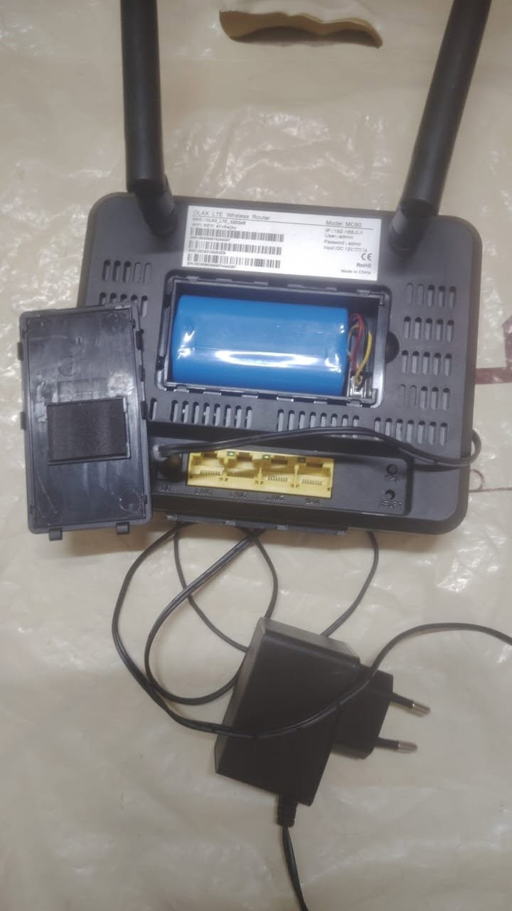 جهاز راوتر جوكر يقبل اي شريحة وكذالك يعمل كراوتر عند ربطه بلاين واليكم المواصفات كاملة للستفسار رقمي ***********
جهاز هو راوتر OLAX MC60 — راوتر 4G LTE4G LTE 
محمول (CPE) بشريحتين SIM وهوائيين خارجيين .
جهاز تبارك الله سرعته قويه توصل اكتر من 20 ميقا بايت في التانيه 
المميزات 
• راوتر 4G LTE محمول (CPE) غير مقفول (Unlocked) — يعمل مع أي شريحة اتصال تقريباً
 • بطارية 5000mAh مدمجة، تعطي ساعات طويلة من التشغيل بدون كهرباء
 • 4 منافذ LAN (إيثرنت) للاتصال السلكي بأجهزة الكمبيوتر أو التلفزيون
 • فتحة شريحة SIM لدعم الإنترنت عبر شبكة الجوال
 • هوائيان خارجيان (SMA) لتقوية استقبال الإشارة
 • واي فاي لتوزيع الإنترنت على عدة أجهزة في نفس الوقت
 • شاشة مؤشرات LED توضح حالة الشبكة، الواي فاي، والبطارية
 • تصميم مناسب للاستخدام في المنزل أو كنقطة اتصال في الأماكن التي لا يتوفر بها إنترنت سلكي. القرنة, البصرة
