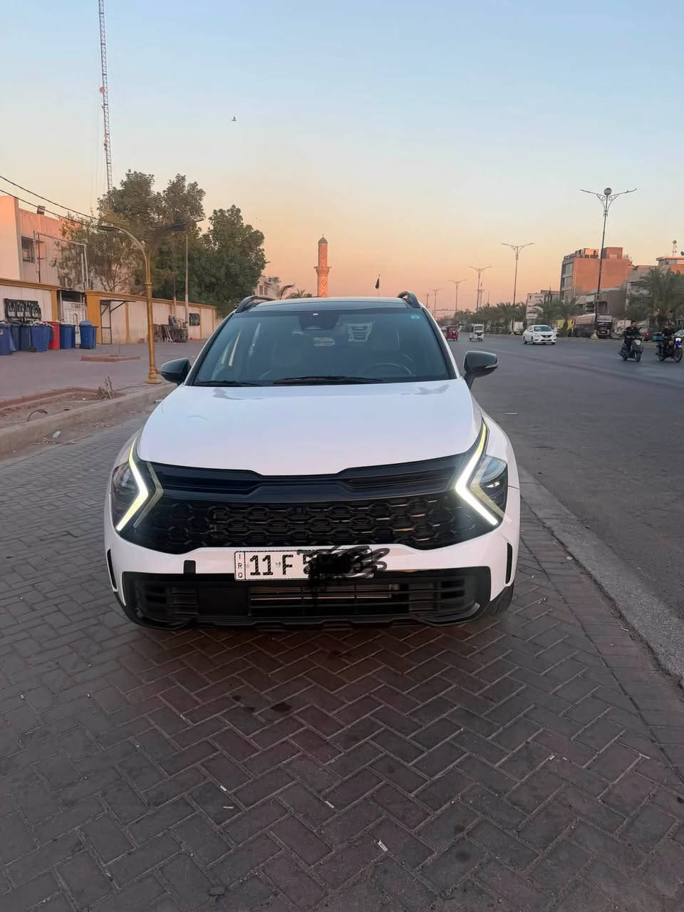 السلام عليكم عندي كيا سبورتج وارد أمريكي موديل 2024 ماشيه 33 حقيقي بيه حادث بنيد امبدل مال شركه بدون دواخل فول موصفات فئه اولاين اعلى فئه فتحه بصمه فول تحكم رقم بغداد بسمي تحويل ثاني يوم السعر 210 وبيه ومجال للشراي يتصل *********** مكاني بغداد السياره مال جناي
