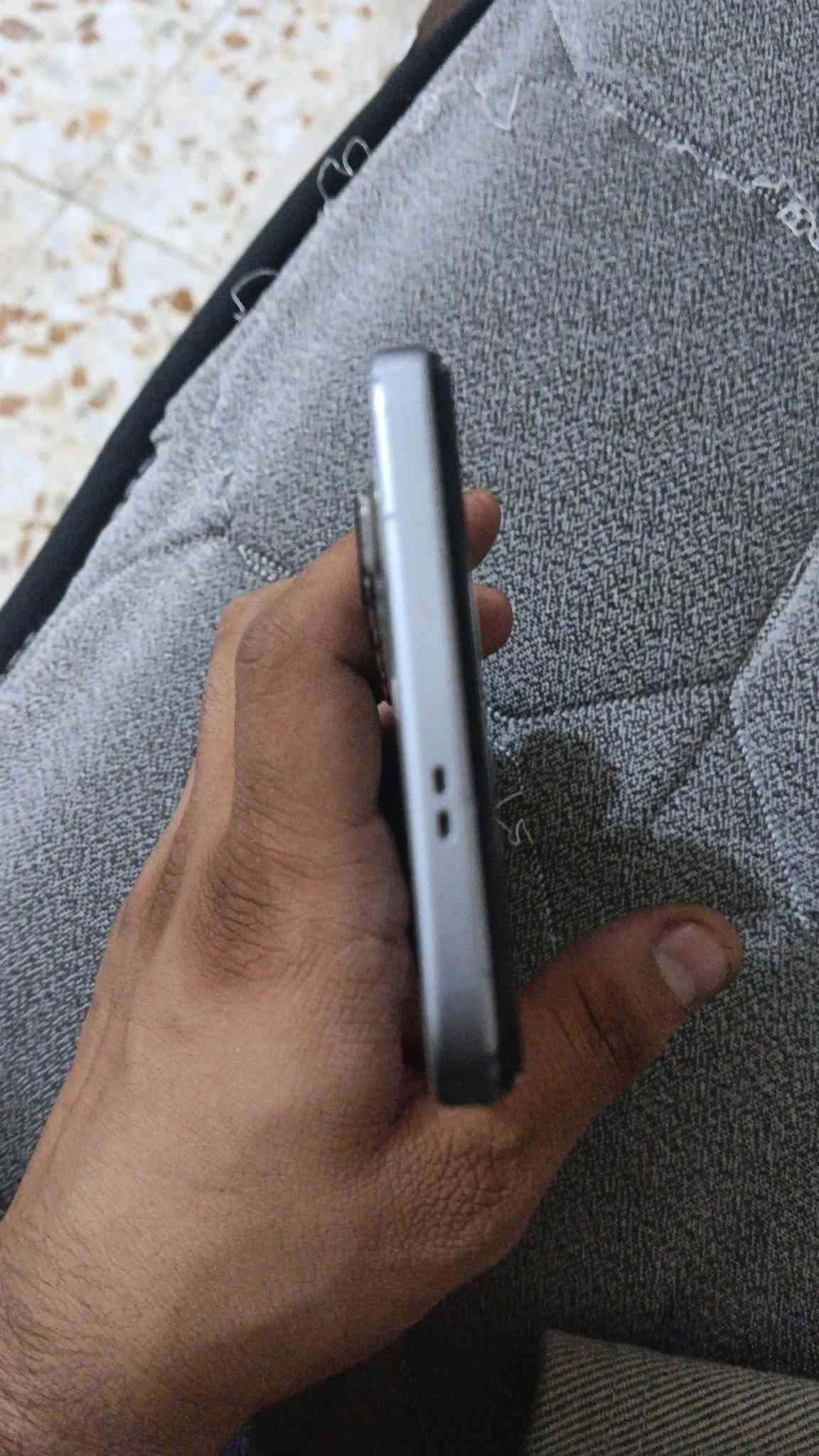 السلام عليكم انفنكس هوت 50 برو ذاكرة 265 الجهاز نضيف مكاني بغداد الشعب *********** سعره200
