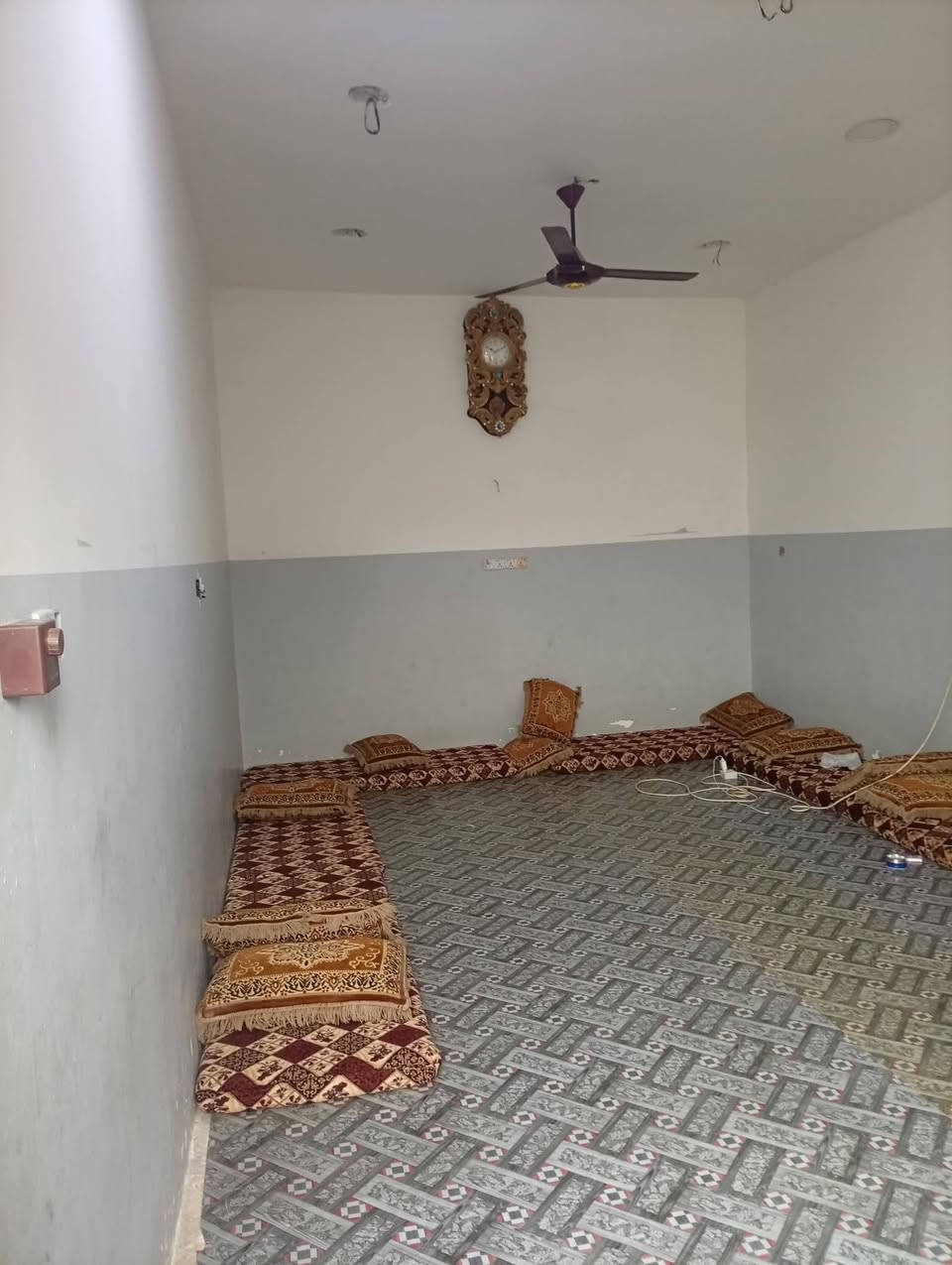 دار للبيع • قرب جامعة الفلوجة • ١٨٠م
