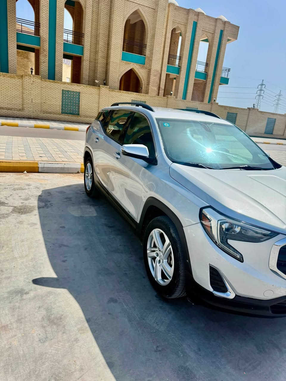 جمسي تيران 2018 مكينة 2000 توربو رقم واسط تحويل ثاني يوم حادثهه باب الجنطة فقط مبدل ومصبوغ مواصفاتهه حلوة 
تشغيل عن بعد 
اشاير بلمري 
كشنات تدفئة 
رادار جانبي 
كشن هزاز للتنبيه عند الرجوع 
بيع فقط بدون مراوس صور الحادث بلمنشور
العنوان / كوت مركز المدينة 
***********
