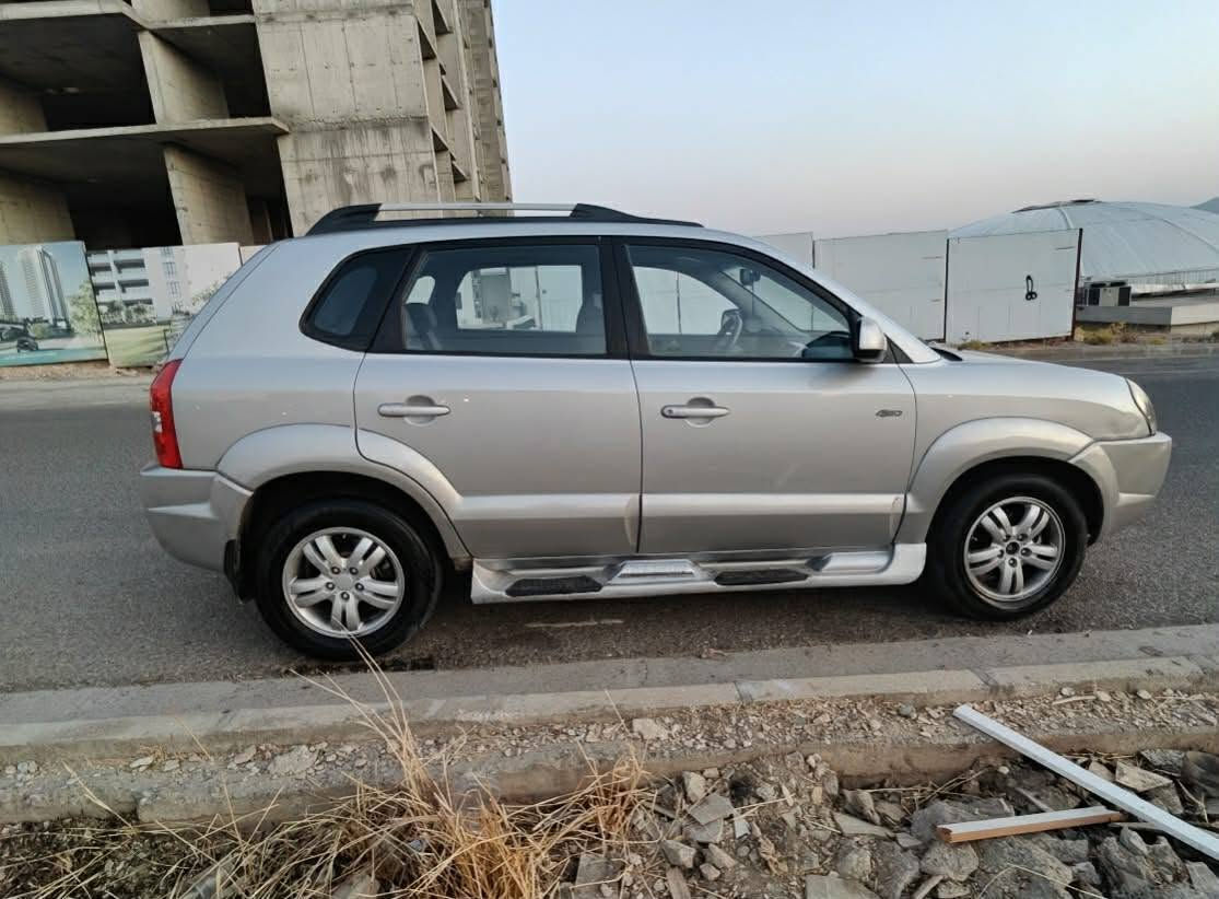 مۆدێل 2006
2پارچە بۆیاخ بێ ناوگرتن
سنە وی تازە بە سرچوە بە ناوی خۆمەوەیە
سڵاید تە عدیل سورعە تە بریدلە مس کوشن جلد ئاوێنە کارە با جام کارە بادە بڵ ئکسل  برخۆی بانە دراوە هە موگیانی لە سردە قی ریکە ماوە تە وە بێ مسرف گێڕومکینە بە شرت
***********
*********** السليمانية, العراق
