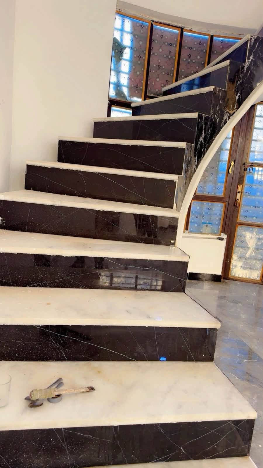 السلام عليكم بيت للبيع طابو زراعي سند 25 تحويل بسم المشتري المساحه الكليه 180 متر البيت بناء جديد مامسكون طريق حله ديوانيه يبعد عن الشارع العالم 150 متر للاستفسار اكثر اتصال او واتساب
***********
***********
