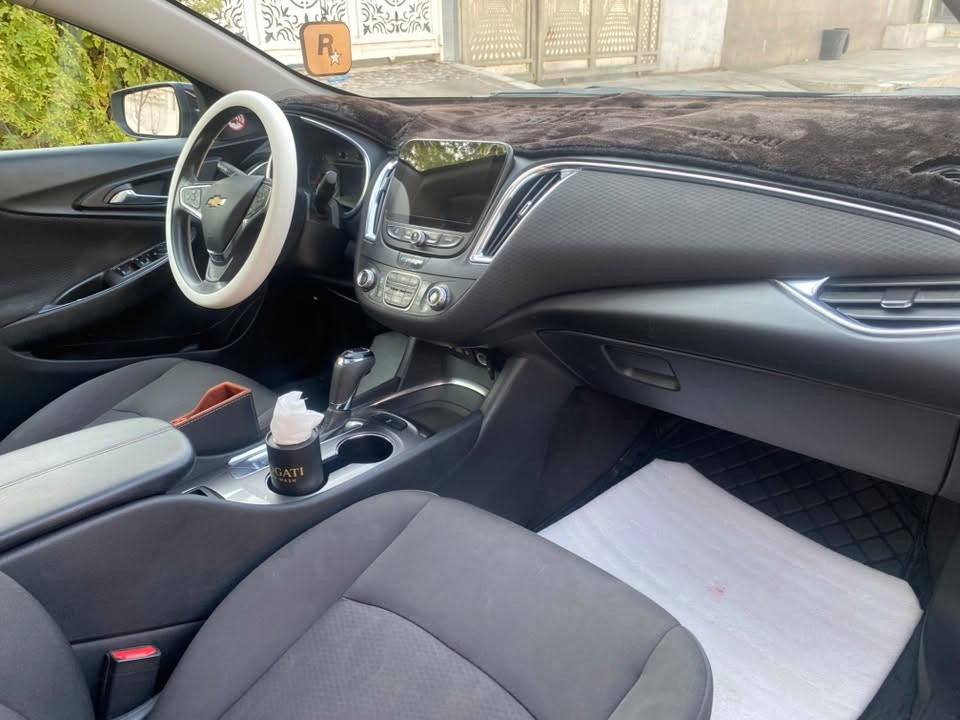 للبيع ماليبو 2020 فول موصفات بانورما بصمه شغال فول سنويه رقم كله جديد بسمي شرط التحويل بي قطعتين بونيد صبغ او جاملغ خلفي صبغ سونر جديد 
سعر ١١٥ بي مجال شويه شراي خابر ماجاوب خاص 
***********
